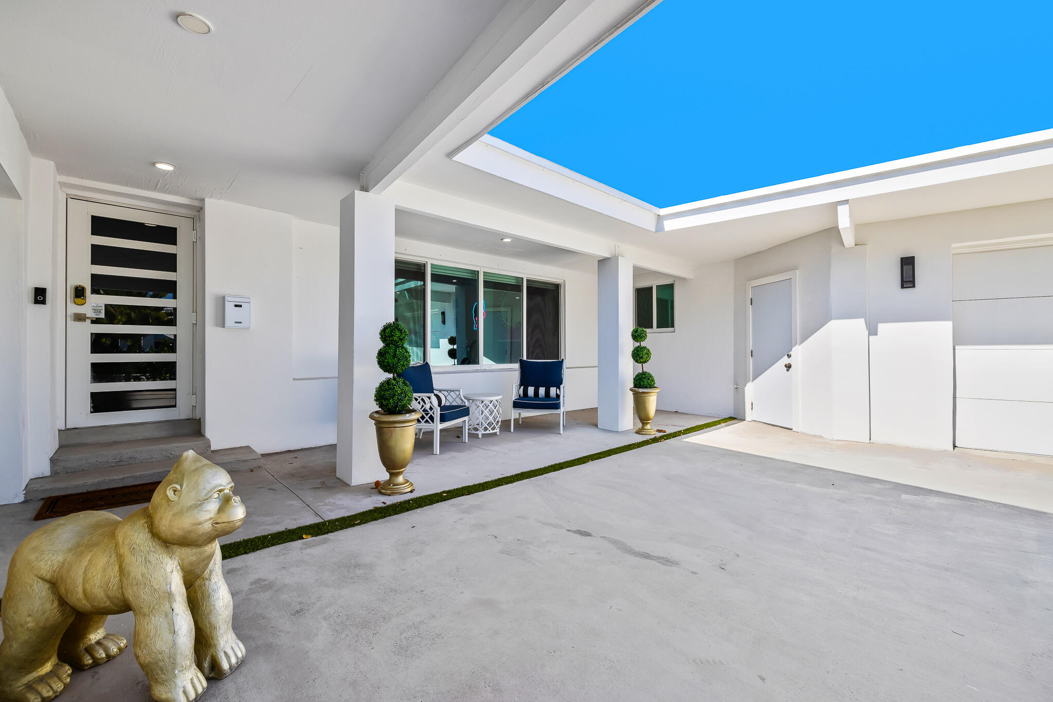 1627 Seabreeze Boulevard Property Photo 1