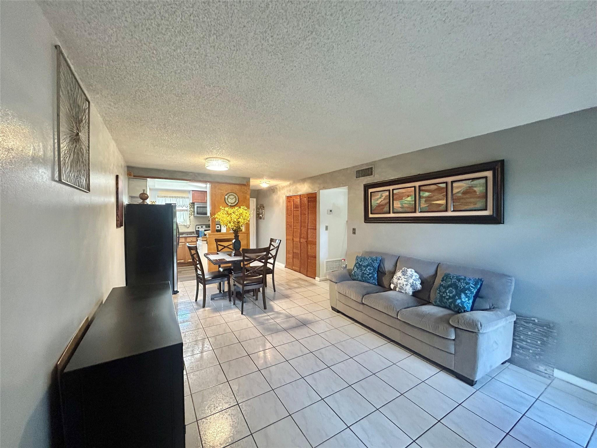 6100 Forest Hill Boulevard 101 Property Photo 2