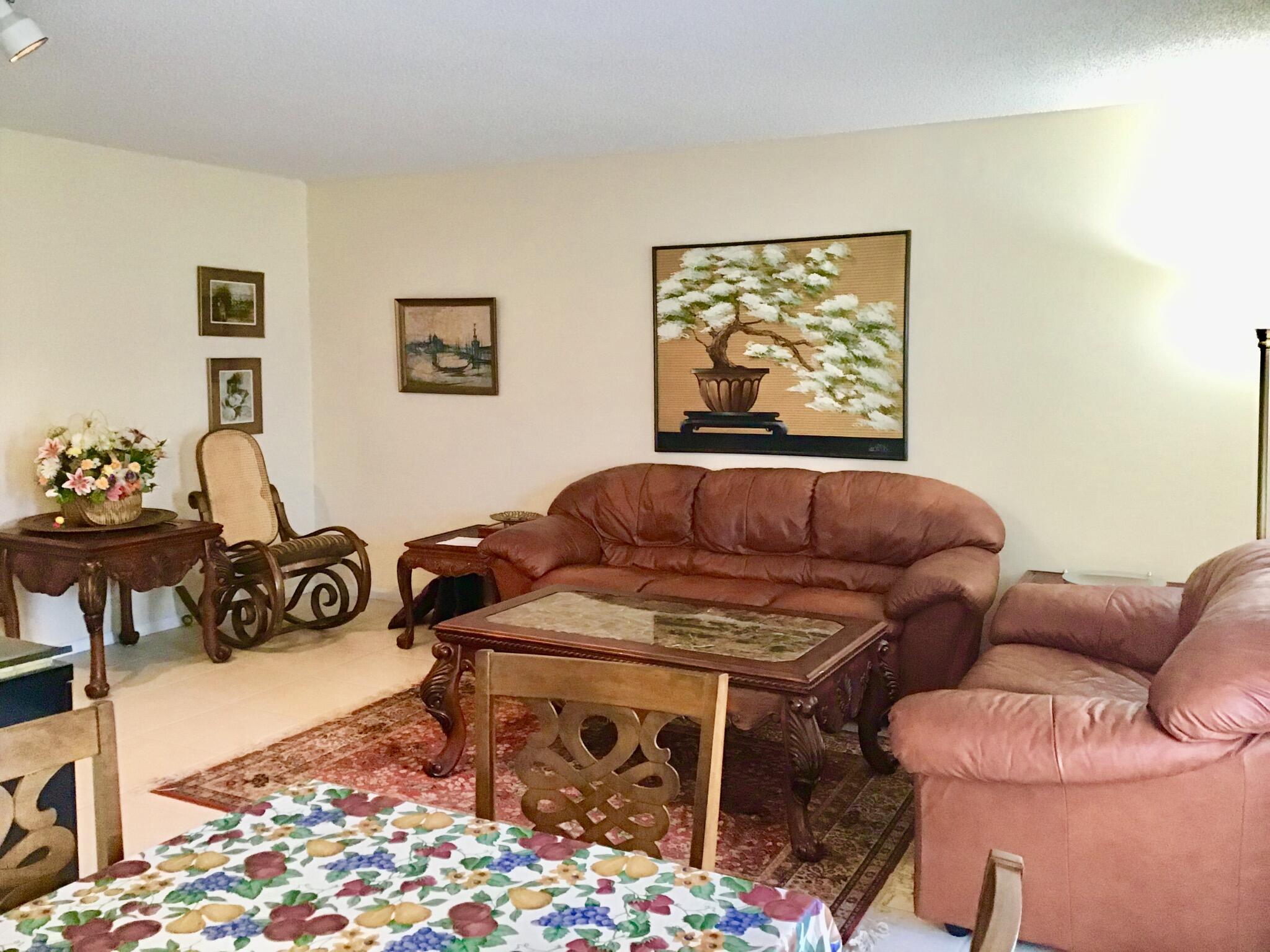 4004 Exeter A Property Photo 14