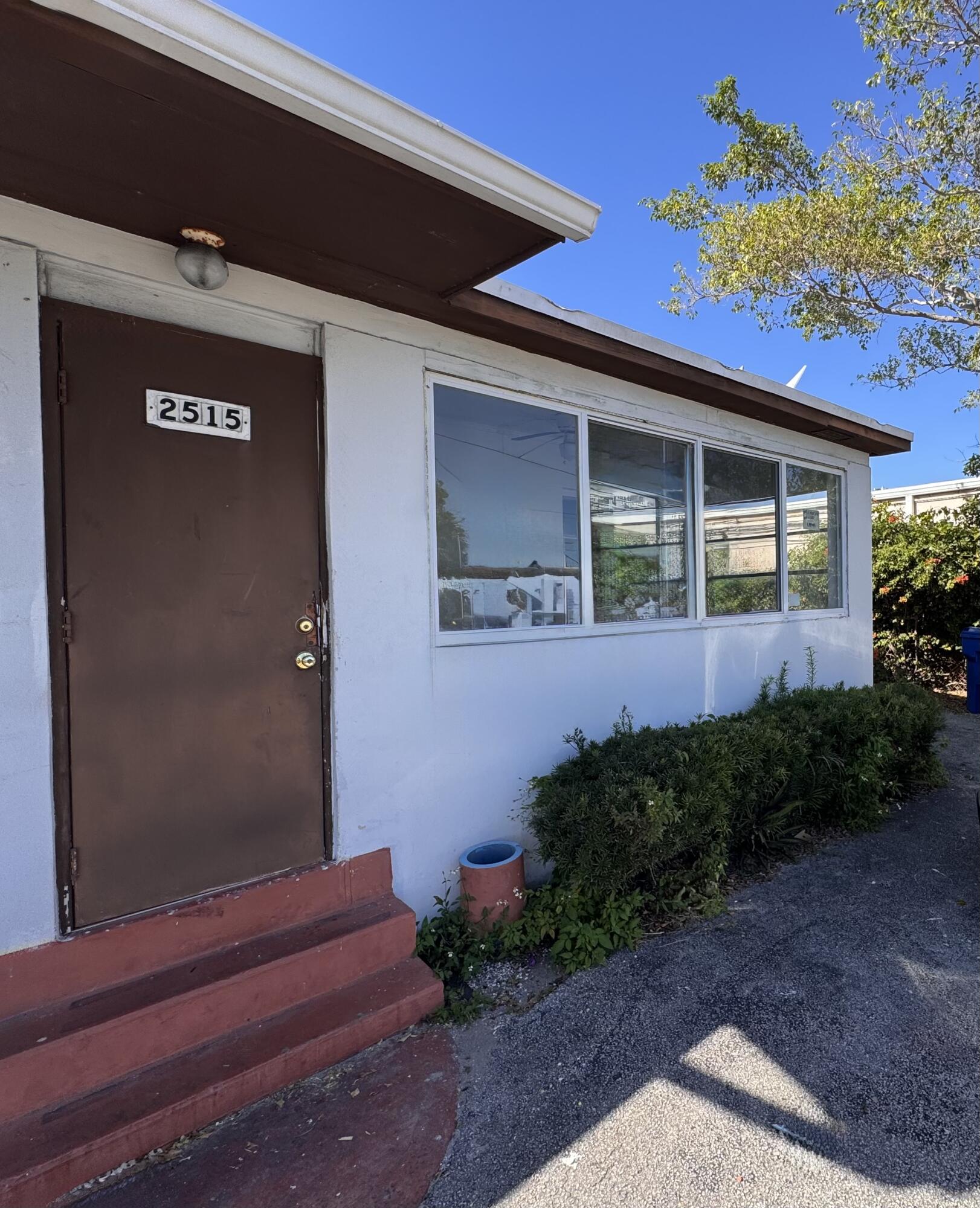 2515 Avenue E Property Photo 1