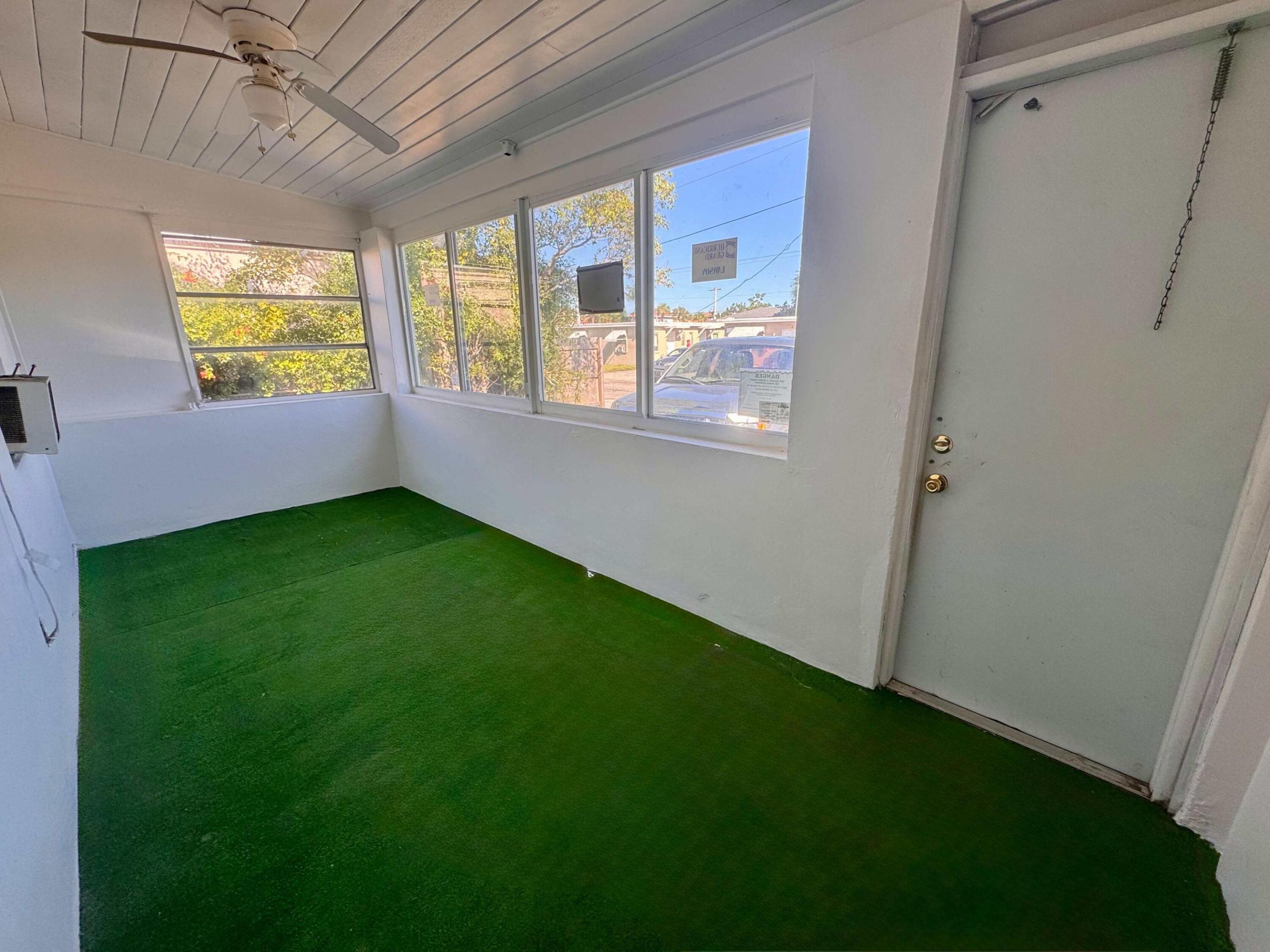2515 Avenue E Property Photo 3