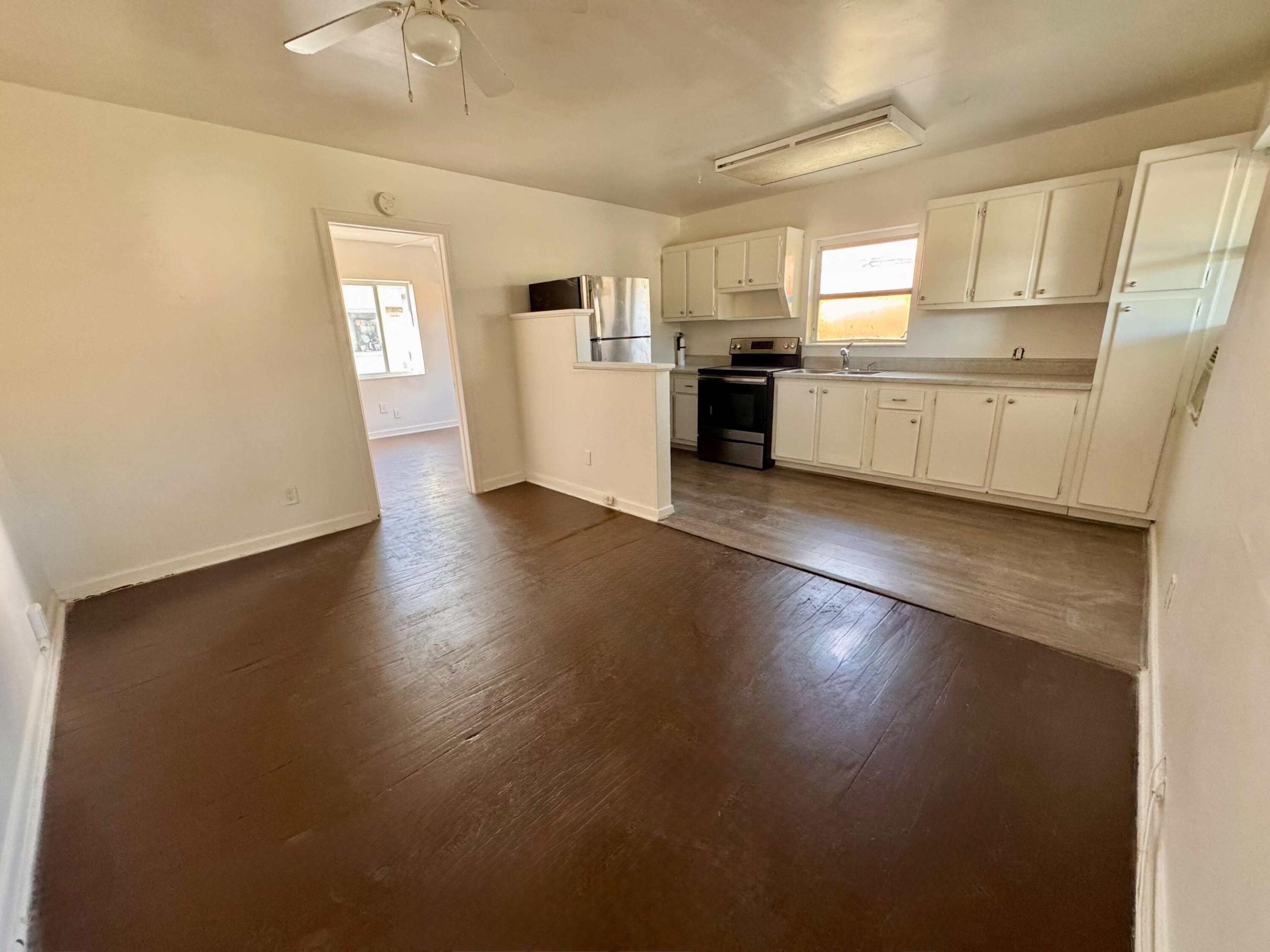 2515 Avenue E Property Photo 4