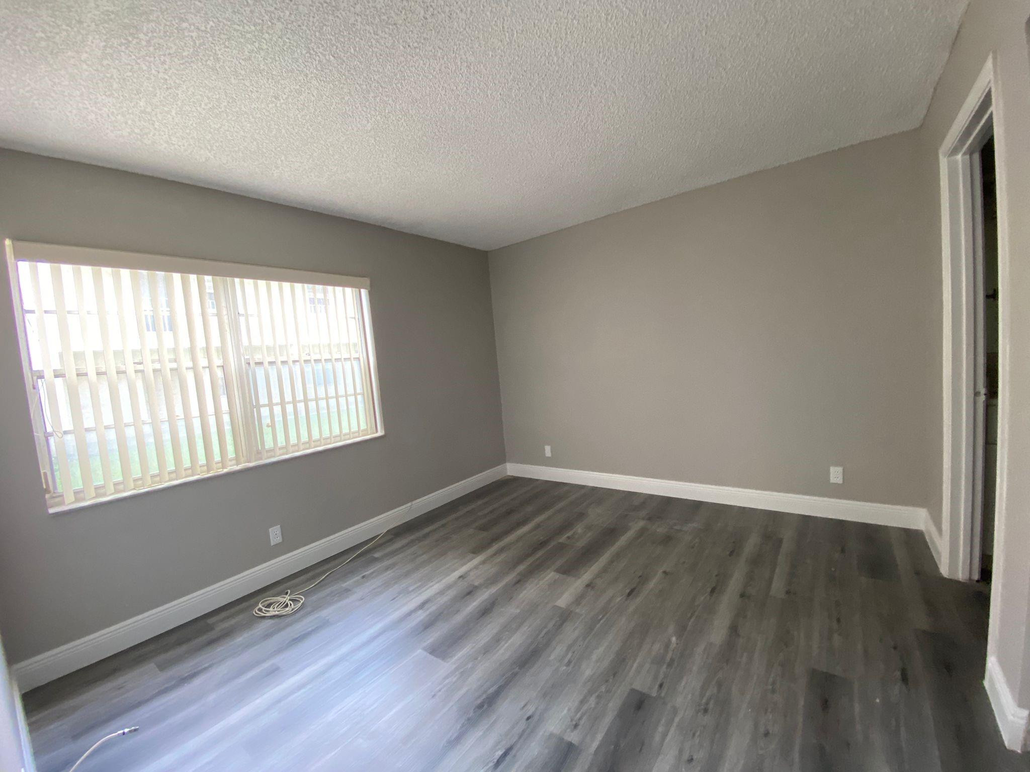3552 N University Drive Property Photo 15