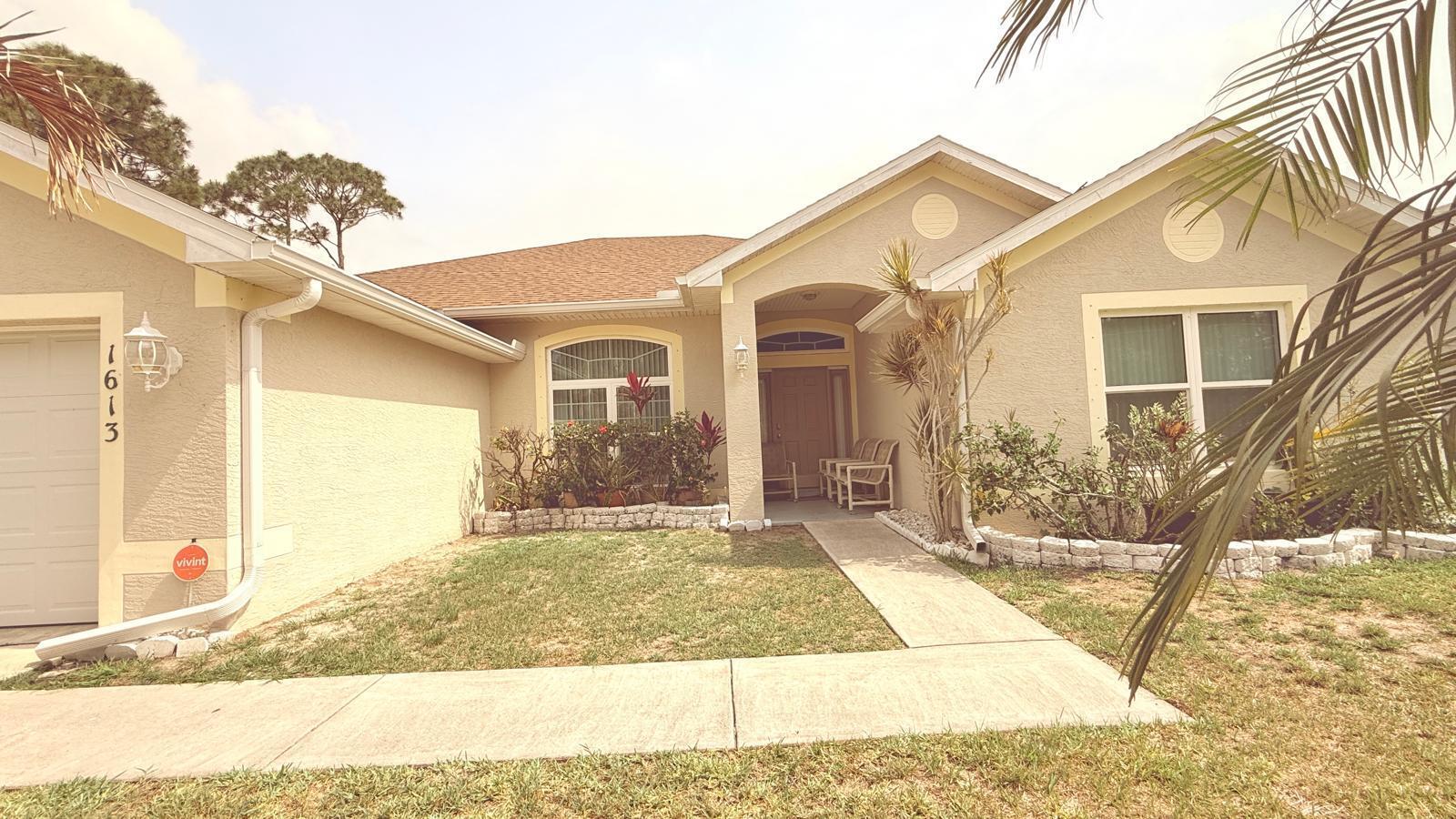 1613 SW Whipple Avenue Property Photo 1