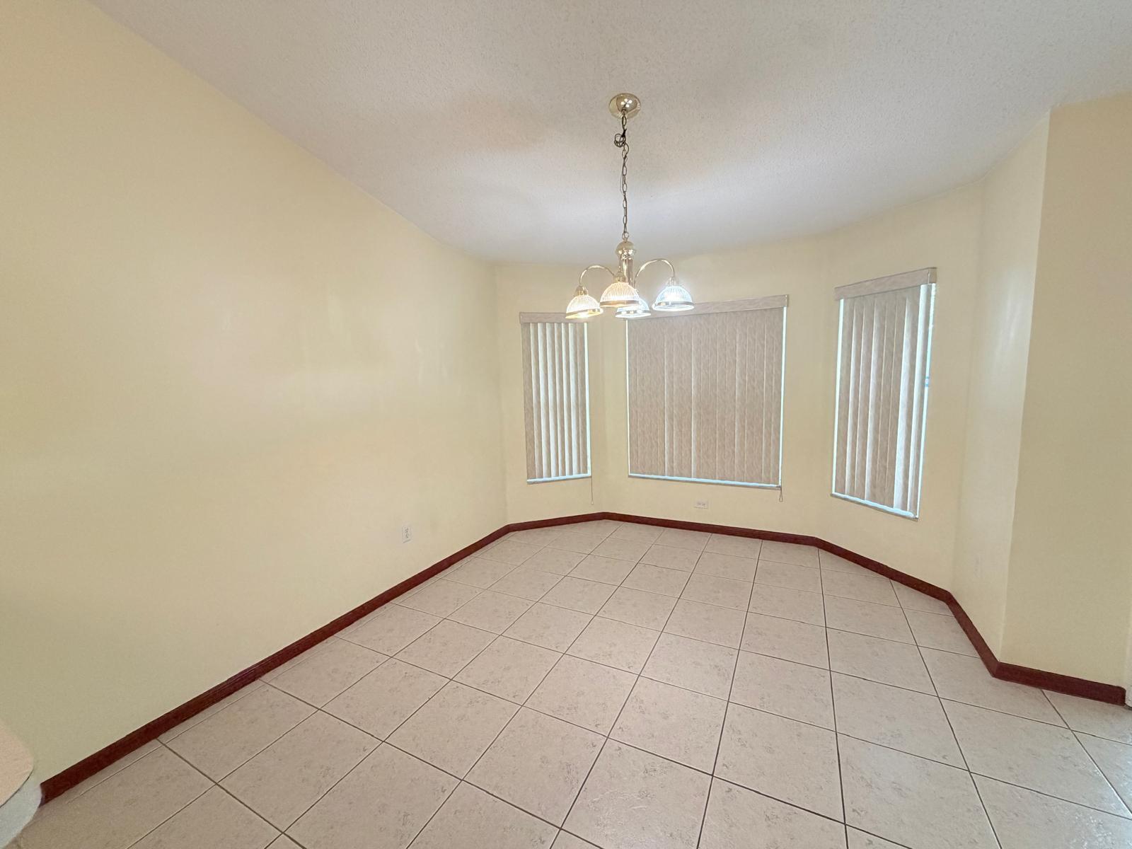 1613 Sw Whipple Avenue Property Photo 12