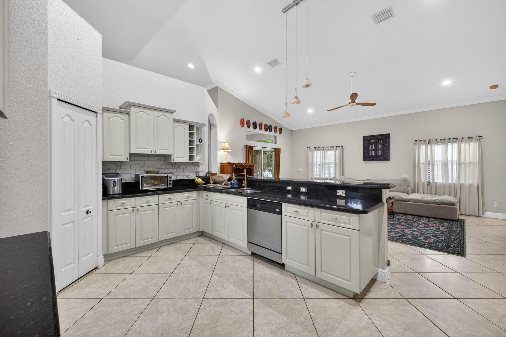 3744 Sw Jamros Street Property Photo 19