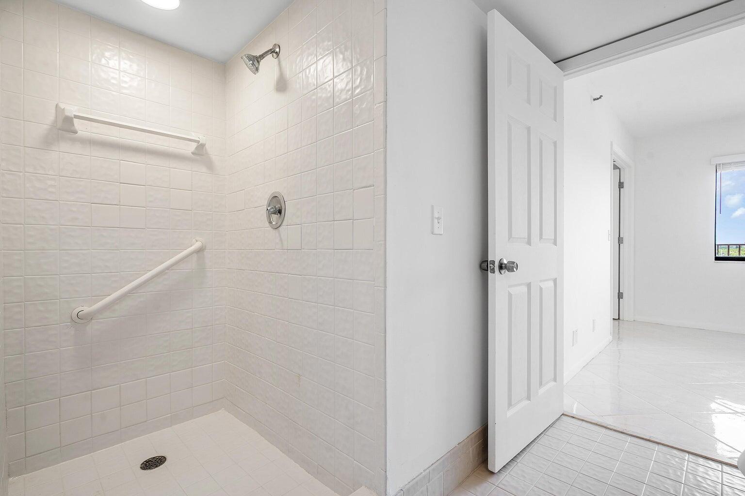 14475 Strathmore Lane 707 Property Photo 12