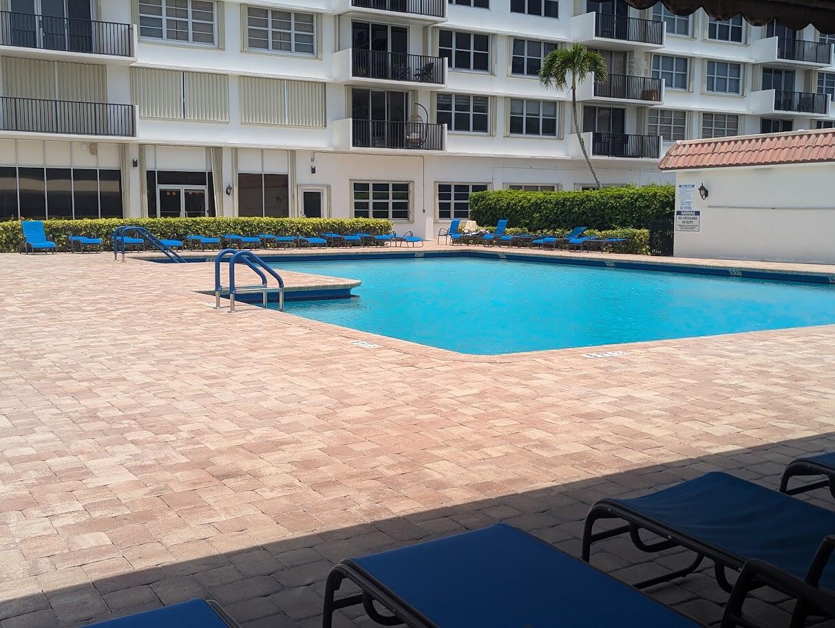 2121 N Ocean Boulevard 1006e Property Photo 4