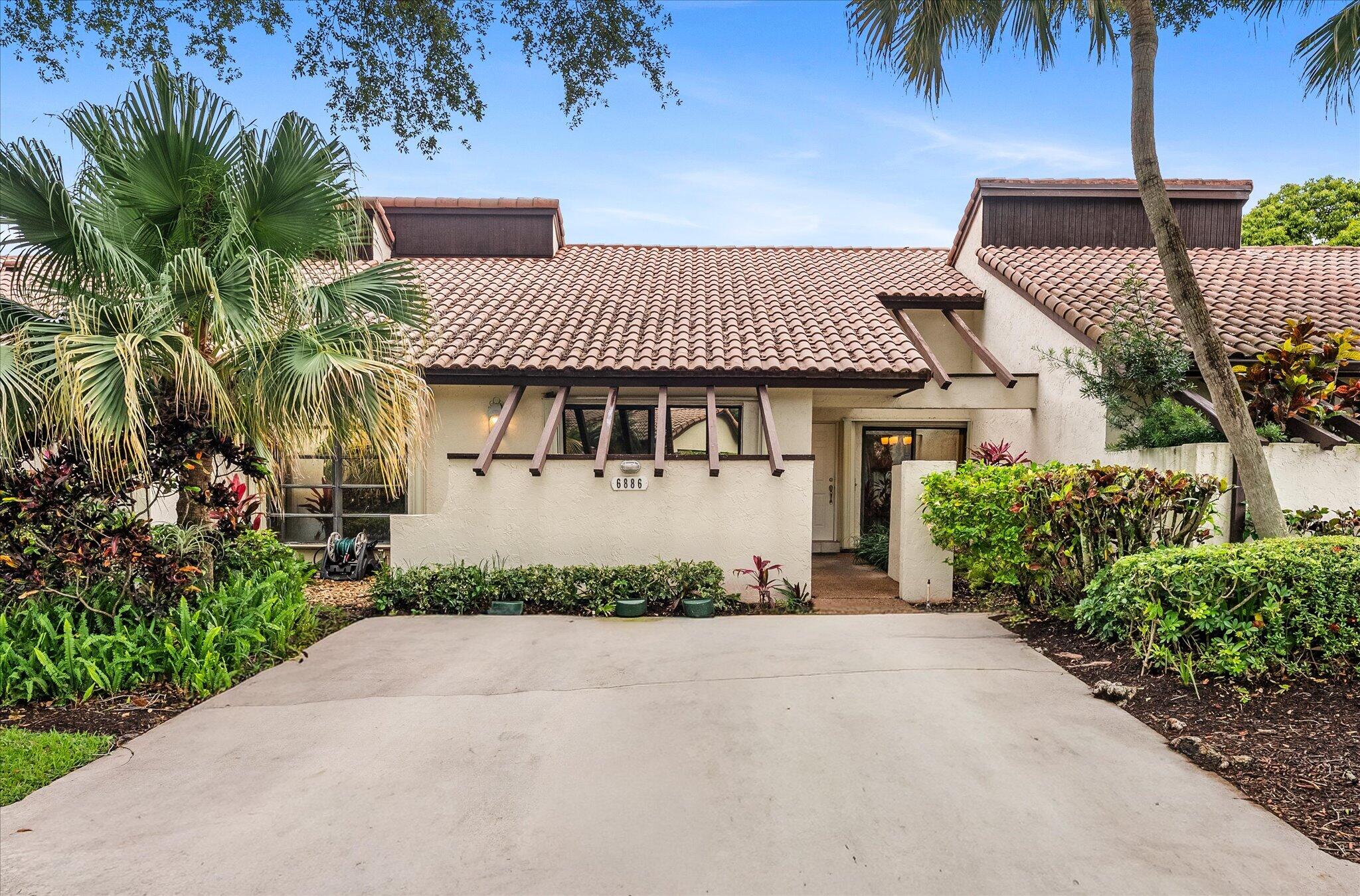 6886 Tiburon Circle Property Photo 1