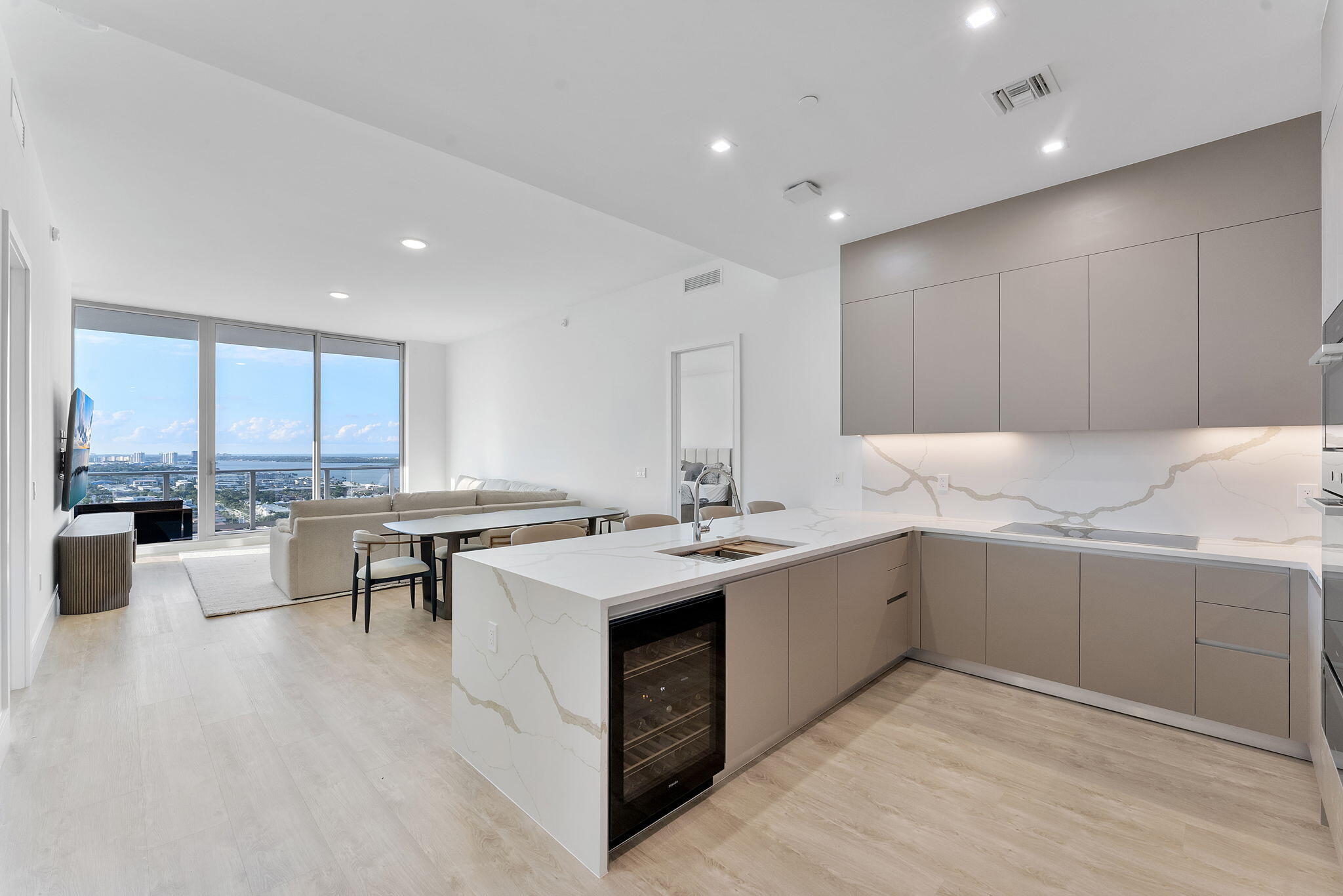 220 Lake Shore Drive Penthouse 2321 Property Photo 5