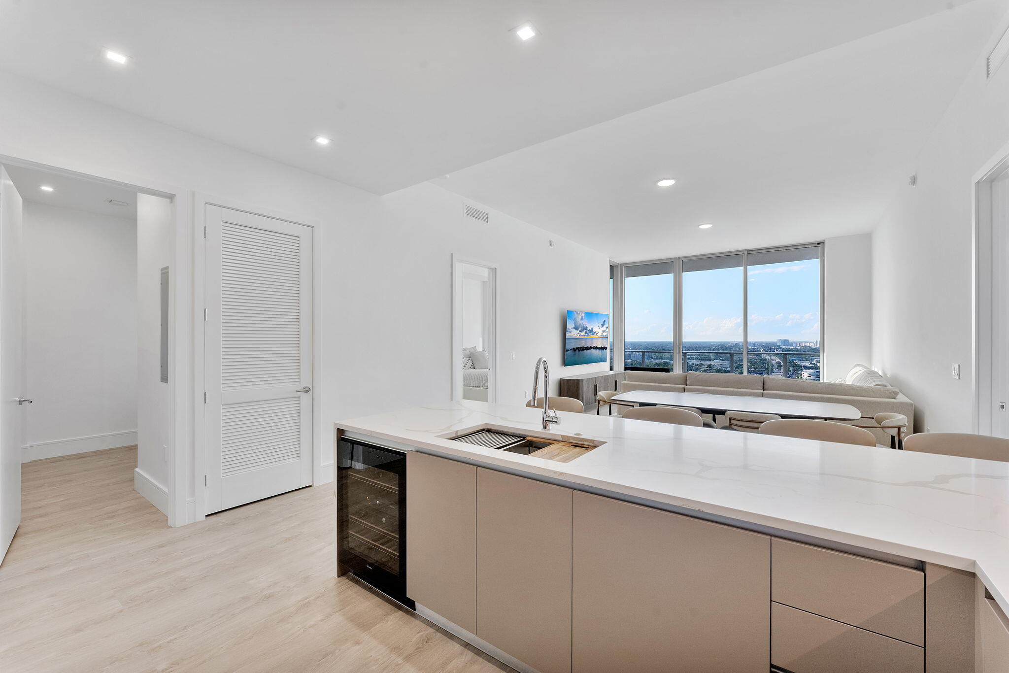 220 Lake Shore Drive Penthouse 2321 Property Photo 8