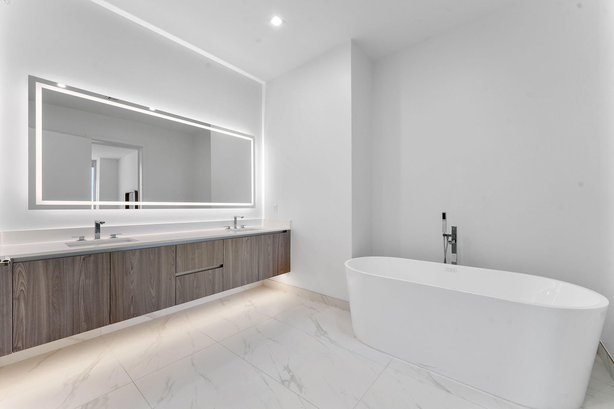 220 Lake Shore Drive Penthouse 2321 Property Photo 9