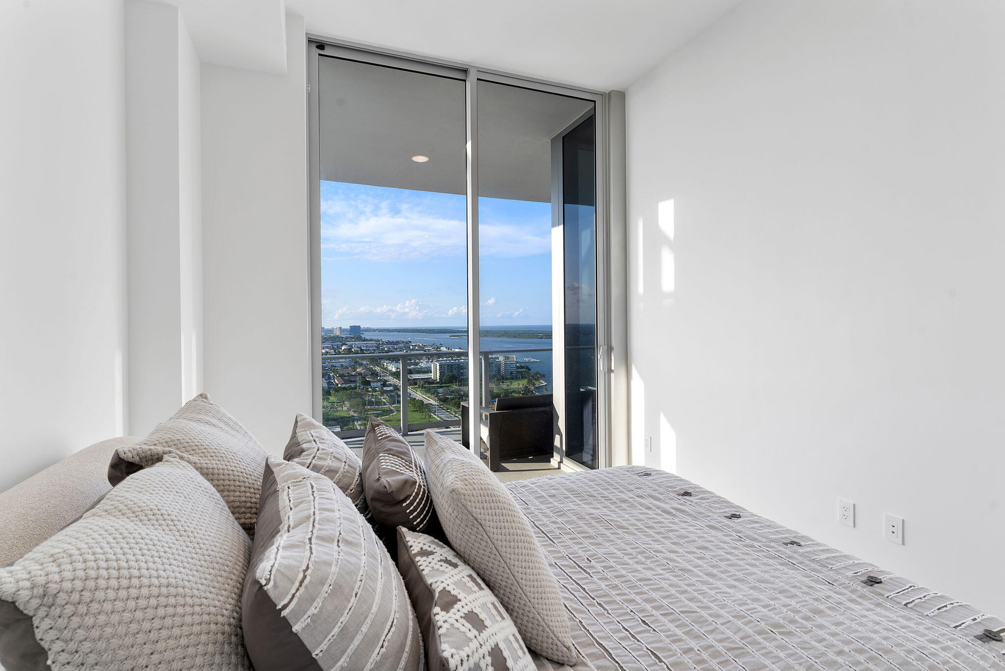 220 Lake Shore Drive Penthouse 2321 Property Photo 20
