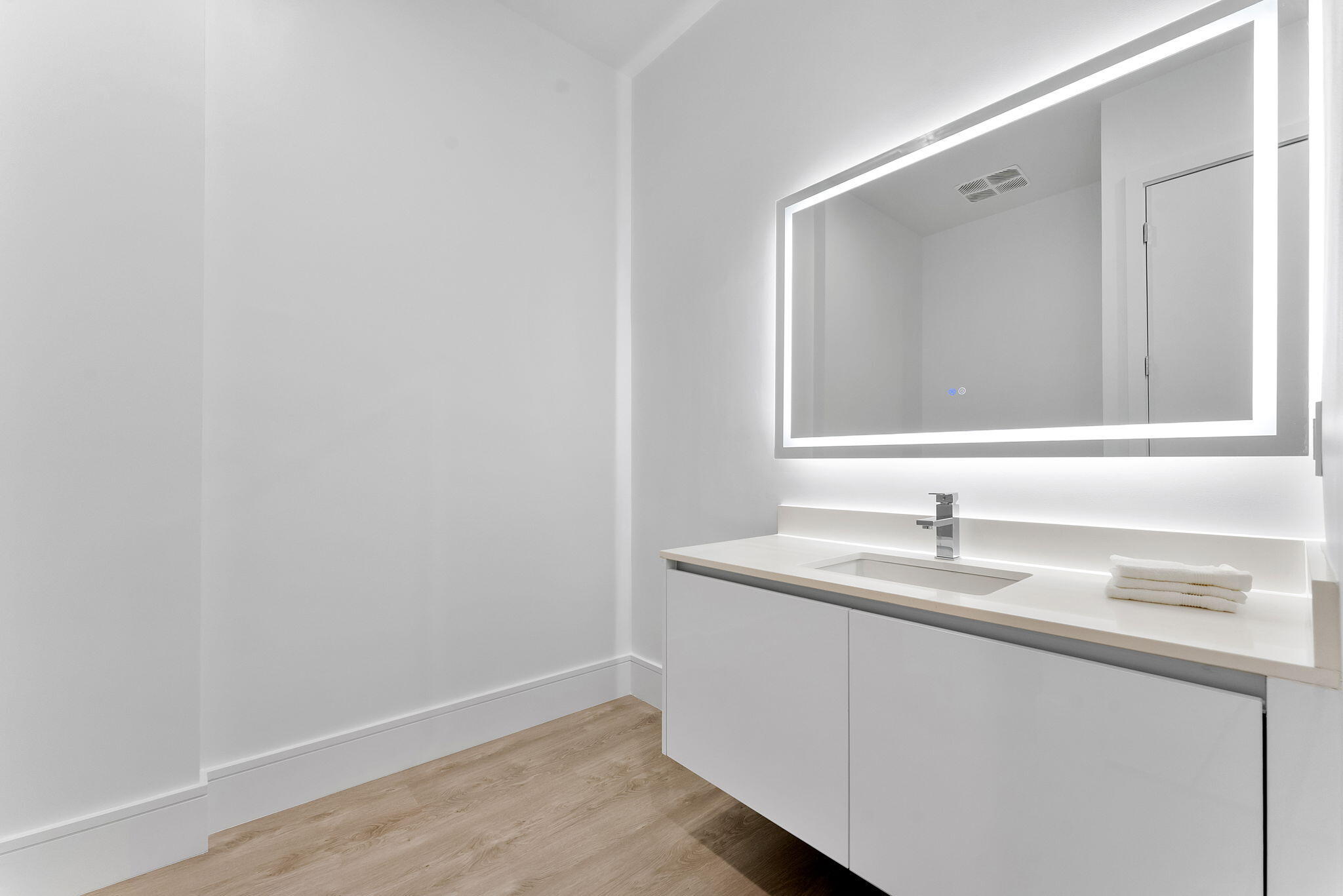 220 Lake Shore Drive Penthouse 2321 Property Photo 25