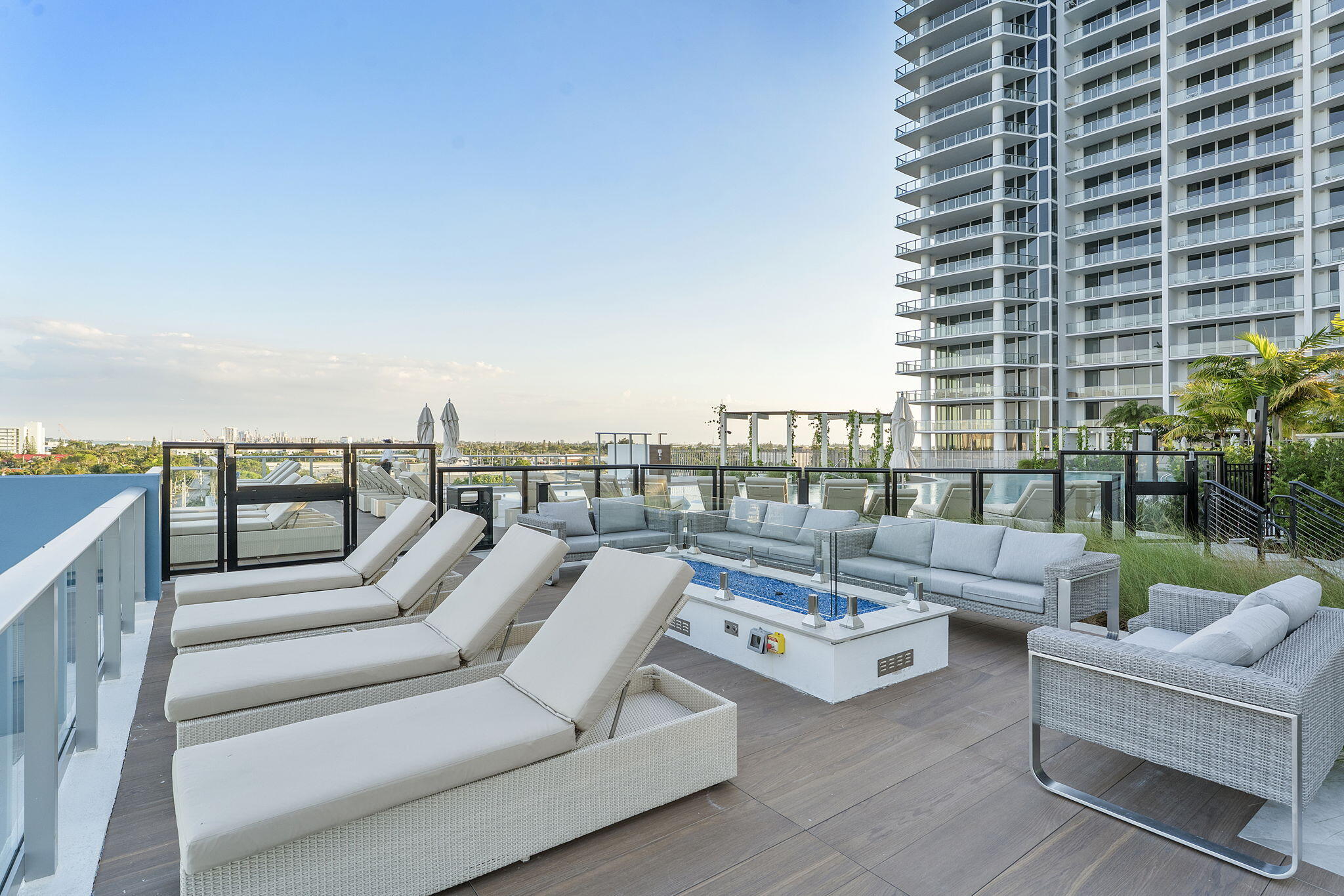 220 Lake Shore Drive Penthouse 2321 Property Photo 33