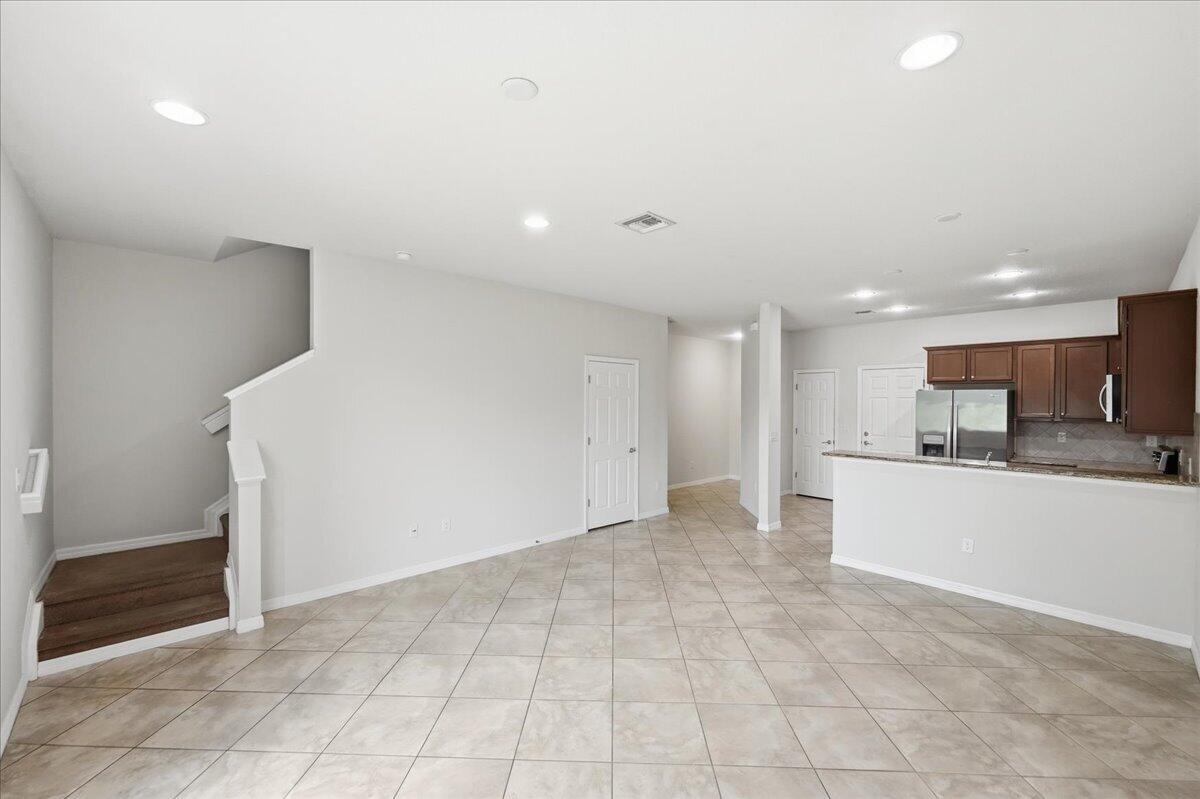 1069 Normandie Way Property Photo 12