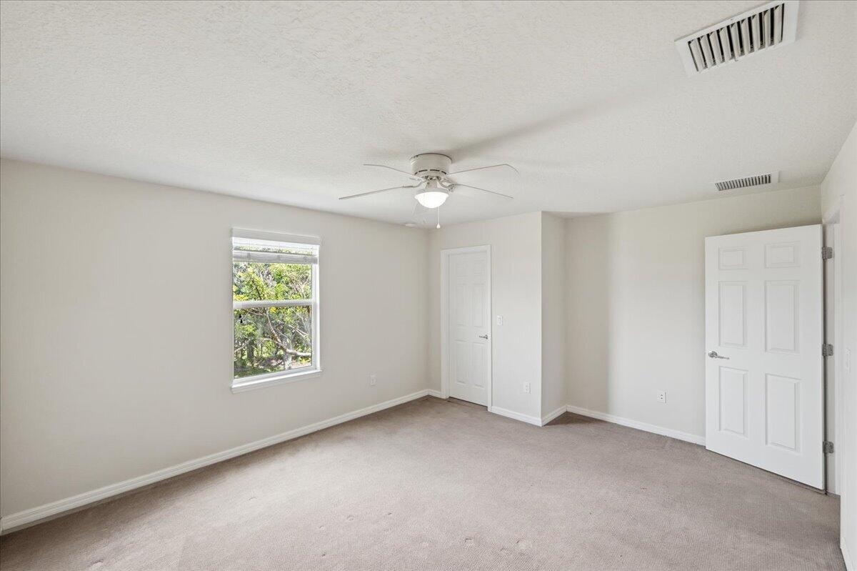1069 Normandie Way Property Photo 14