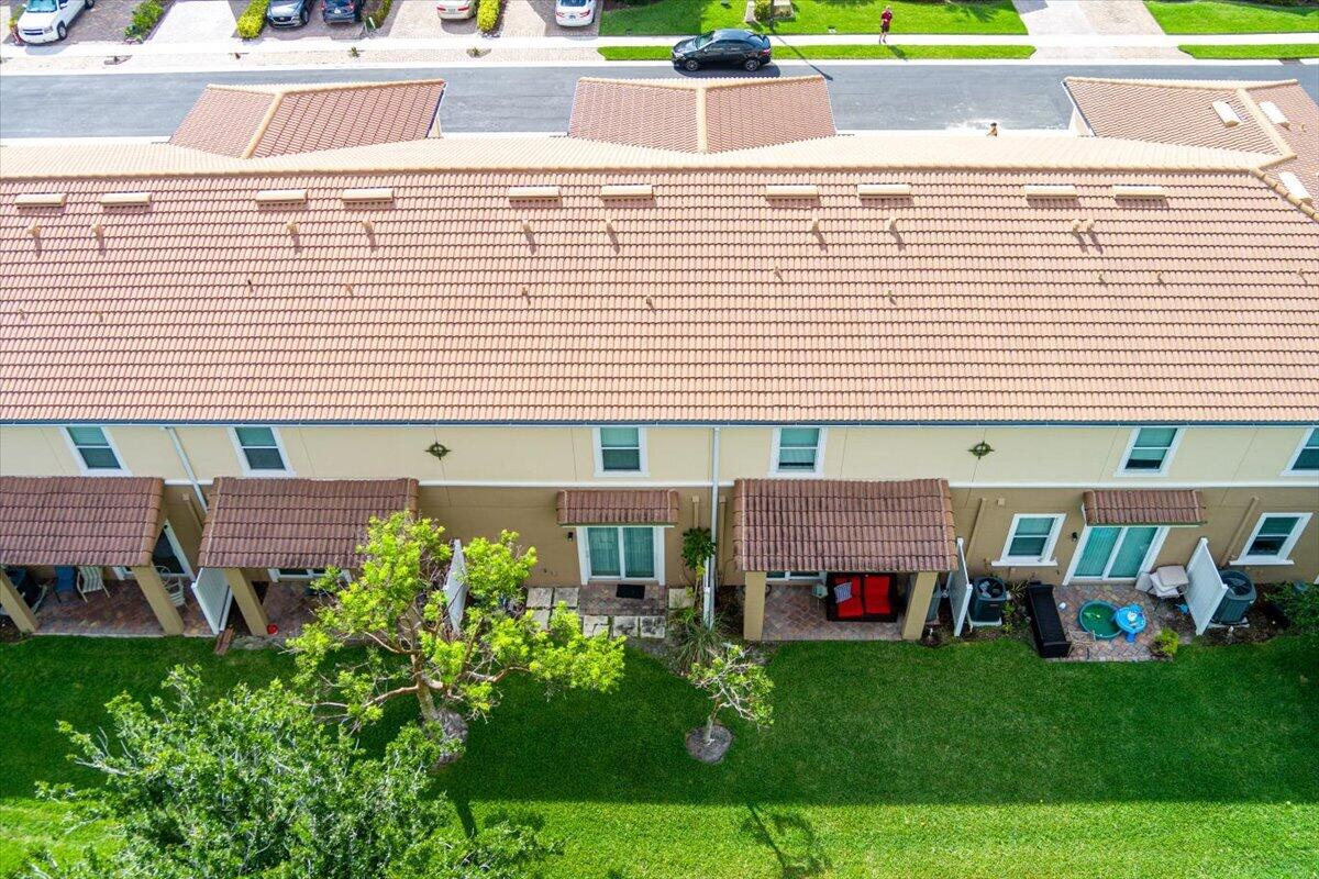 1069 Normandie Way Property Photo 37