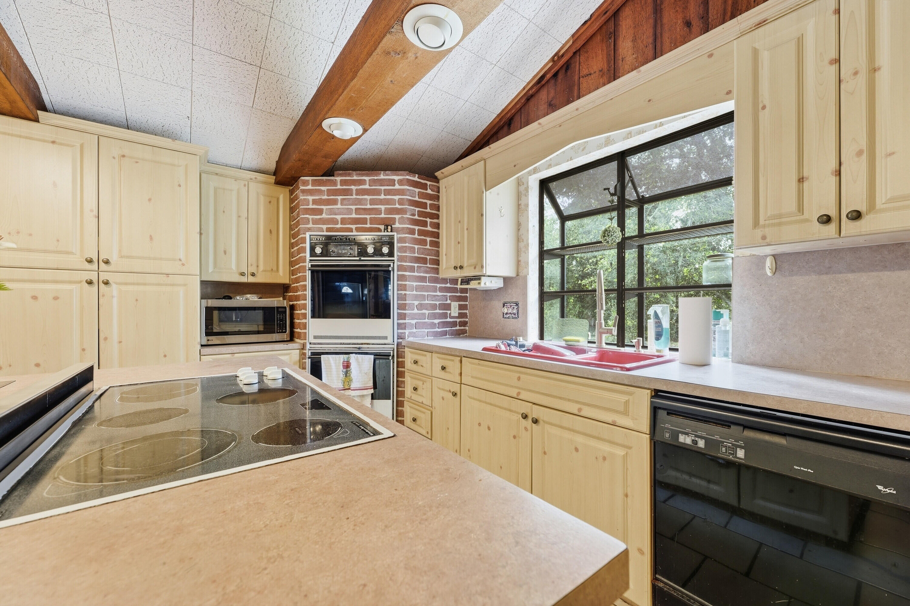 7689 Lawrence Road Property Photo 12