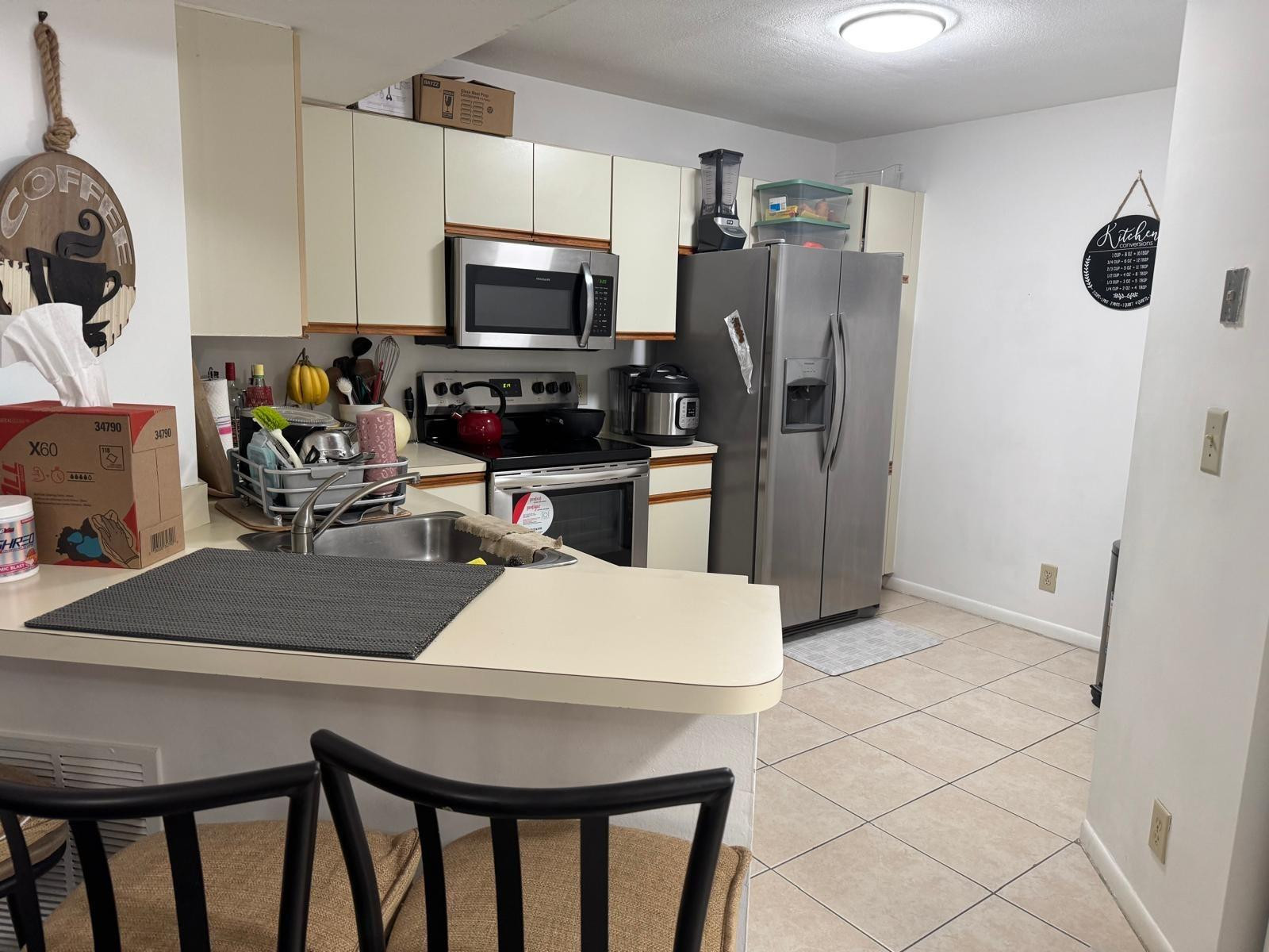 8955 Wiles Road 206 Property Photo 6