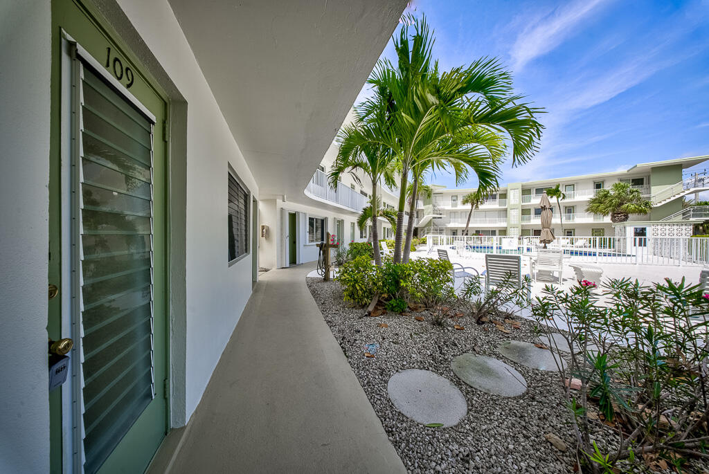 3600 N Ocean Drive 109 Property Photo 2