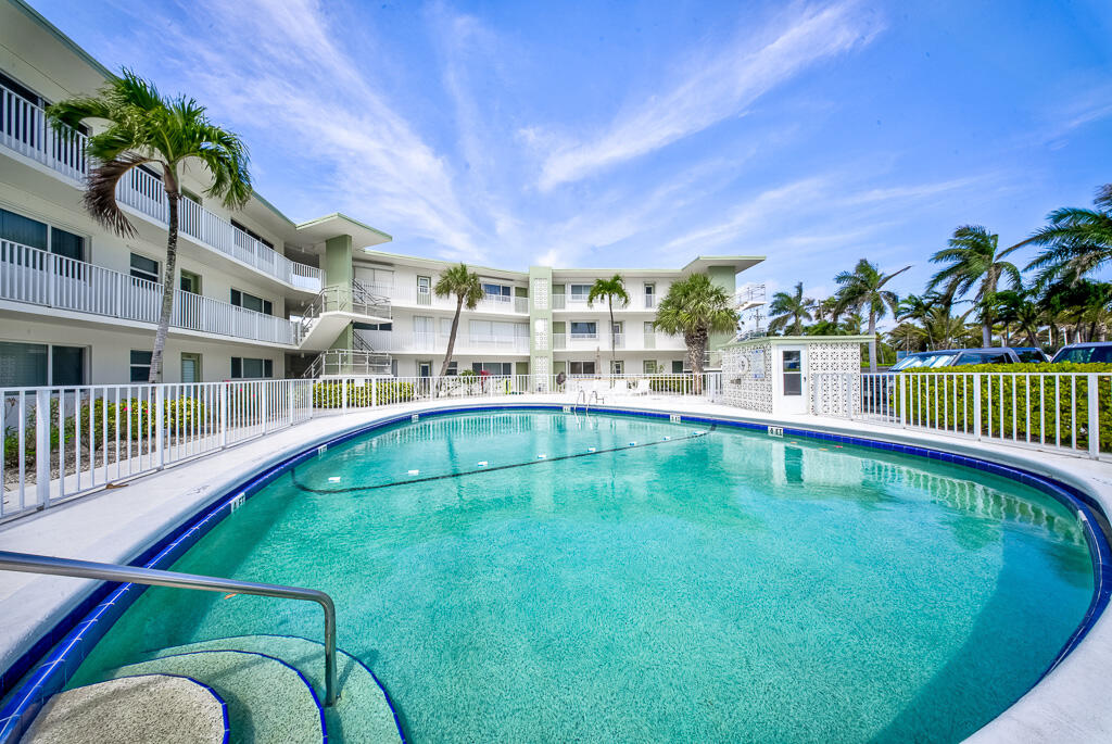 3600 N Ocean Drive 109 Property Photo 16