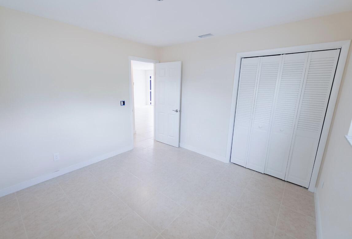 1867 Windsor Drive Property Photo 6