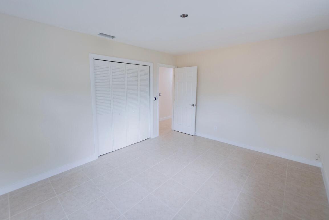 1867 Windsor Drive Property Photo 10
