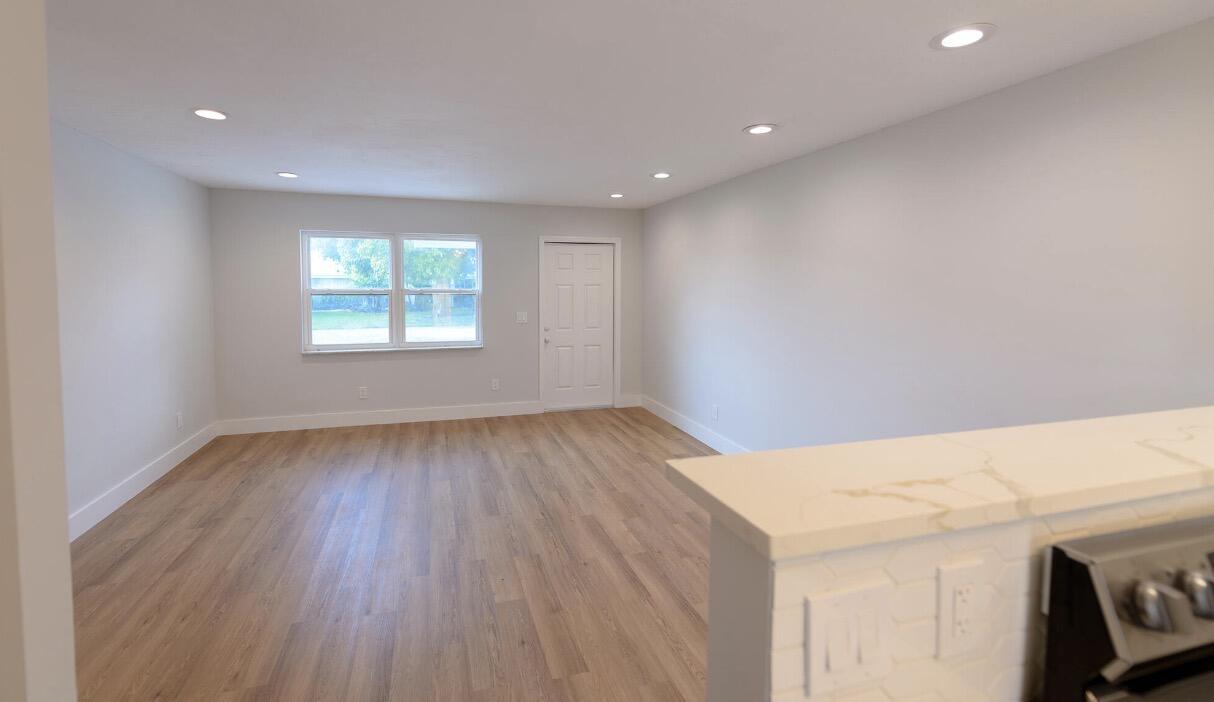 1867 Windsor Drive Property Photo 16