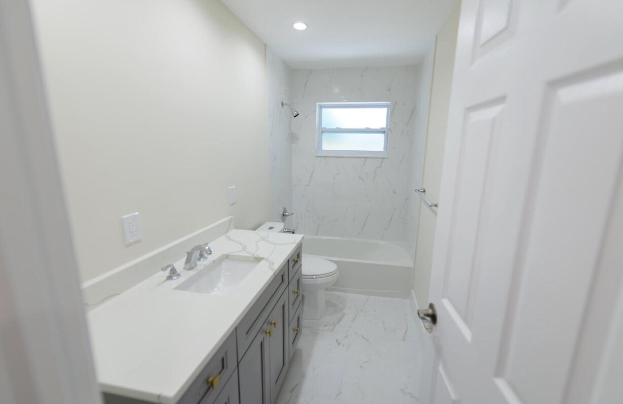 1867 Windsor Drive Property Photo 19