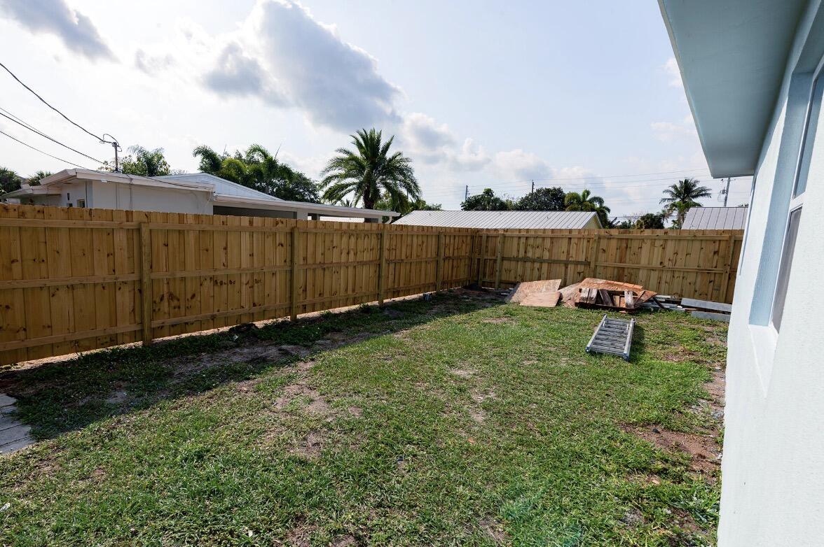 1867 Windsor Drive Property Photo 21
