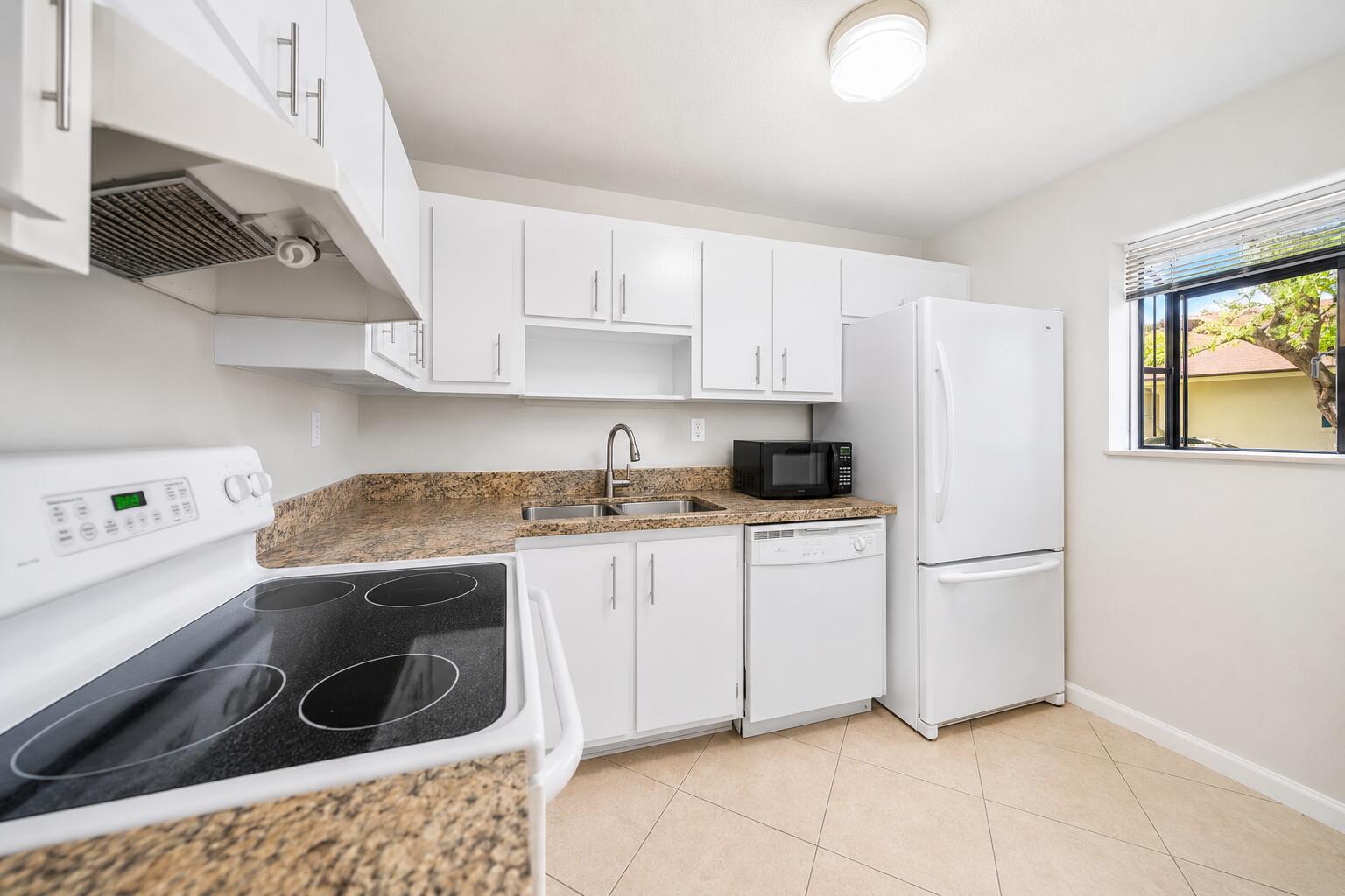 503 Gardens Drive 202 Property Photo 4