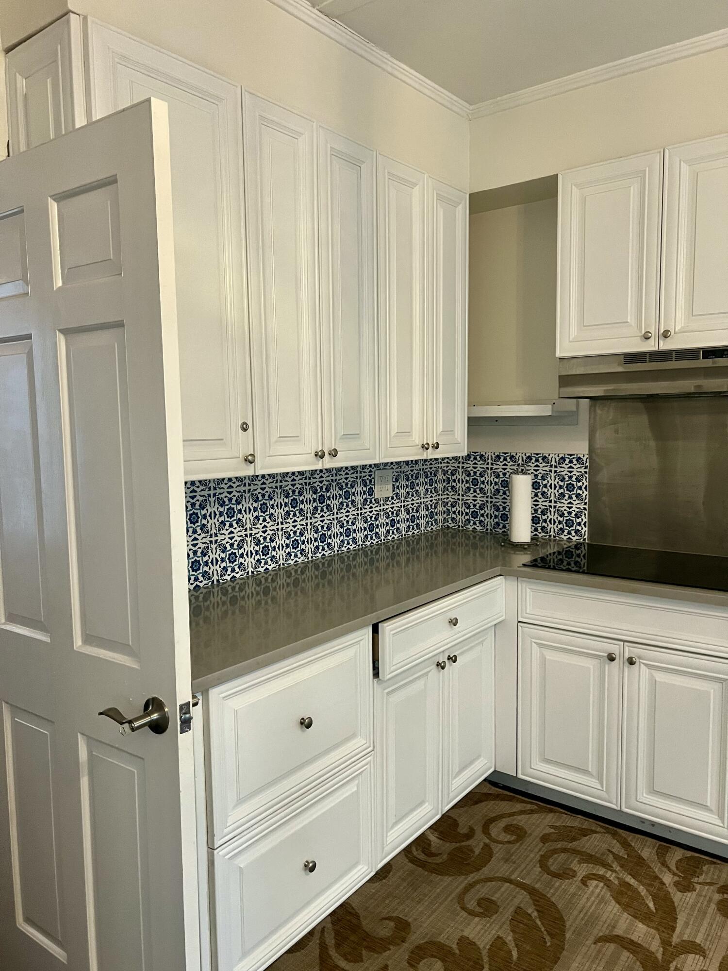 208 Avenue E Property Photo 33