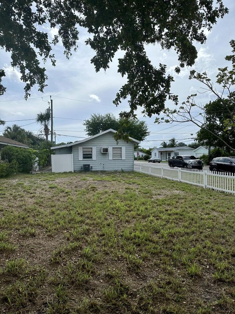 312 12th Avenue N Property Photo 1