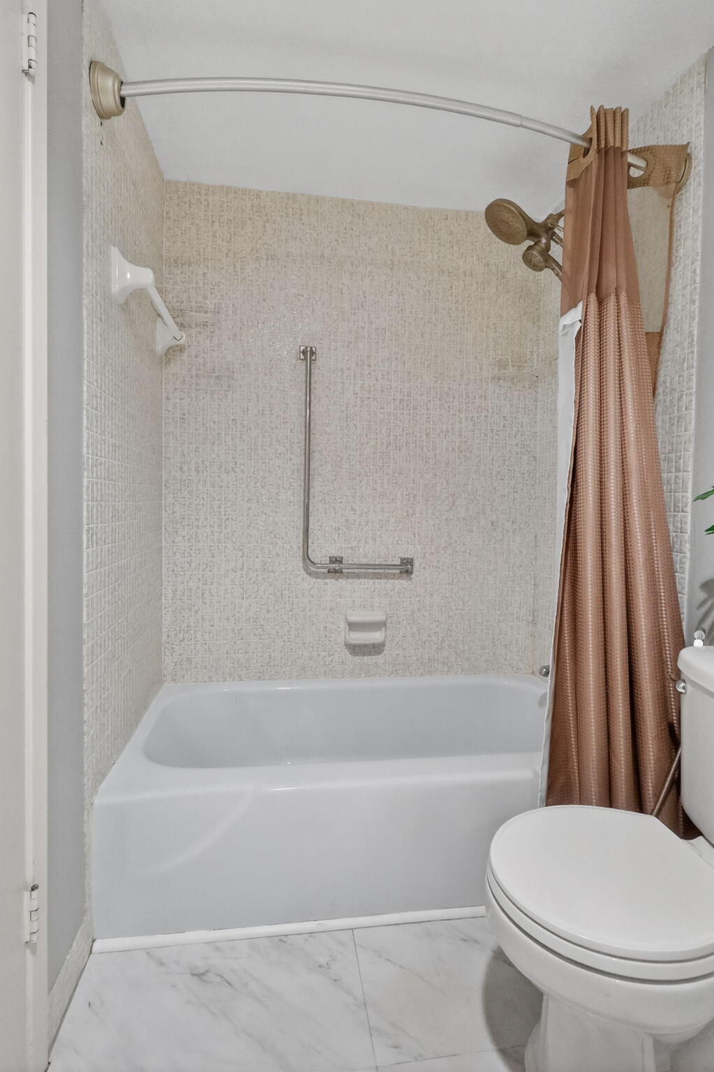 4330 Hillcrest Drive 302 Property Photo 24