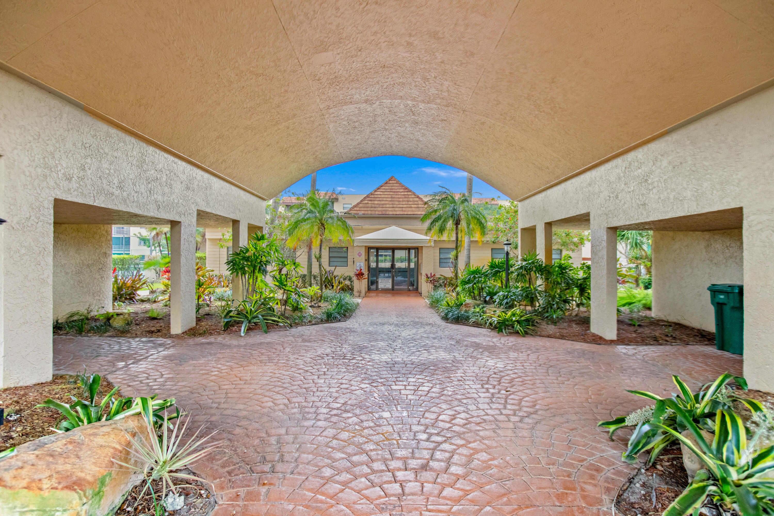 10401 W Broward Boulevard 209 Property Photo 2
