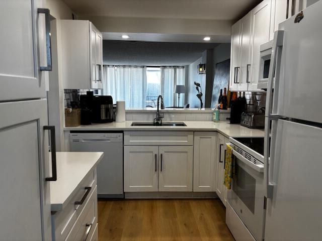 20 Royal Palm Way 6010 Property Photo 2