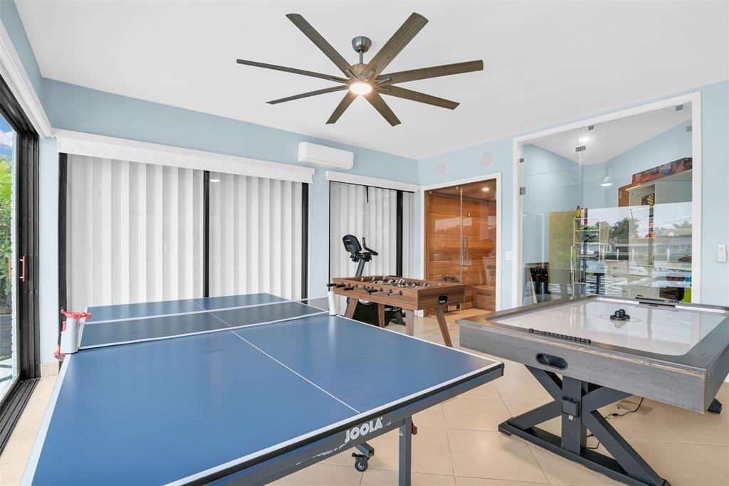 319 S Riverside Drive Property Photo 67