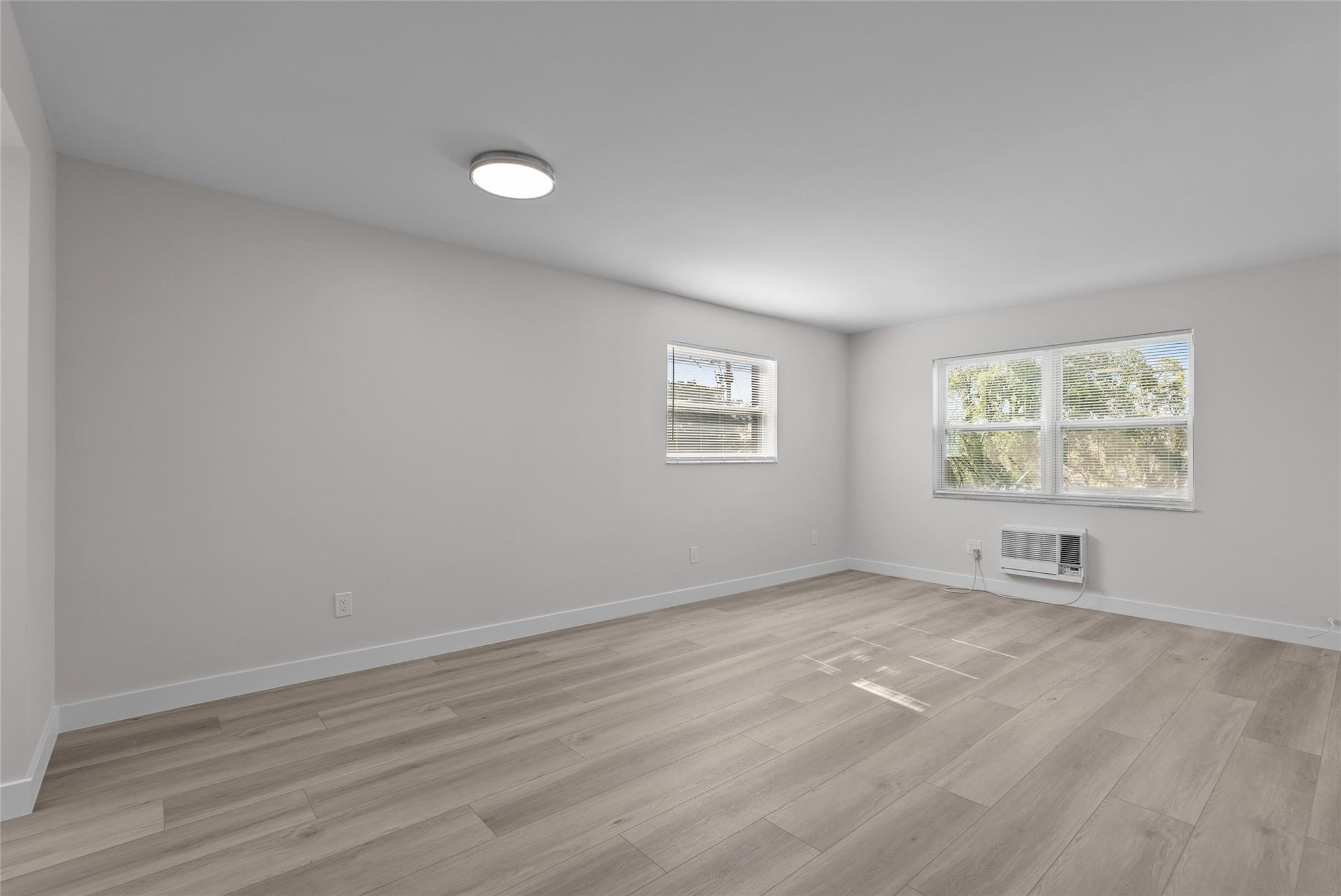 1150 E Sample Road 202 Property Photo 6