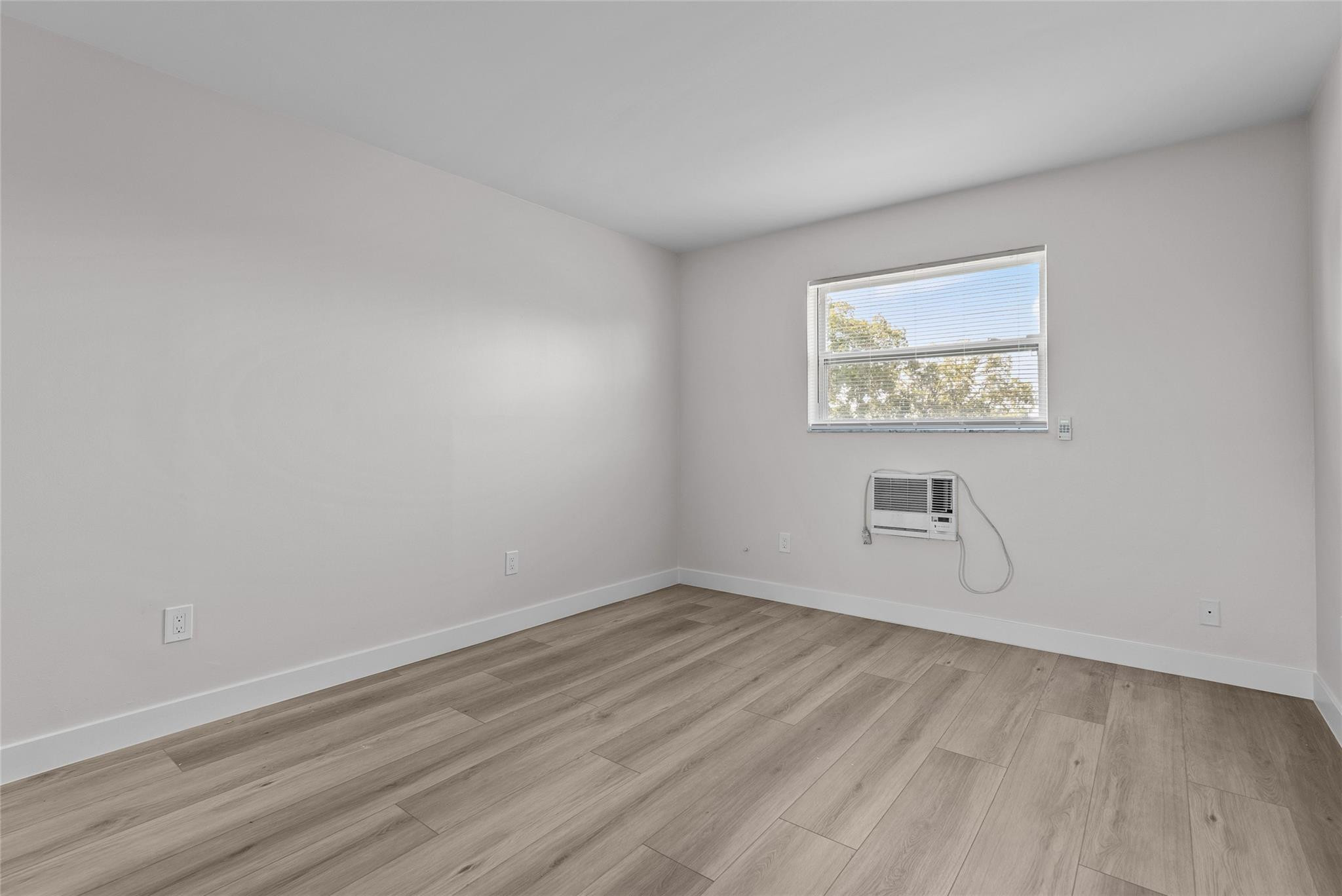 1150 E Sample Road 202 Property Photo 13