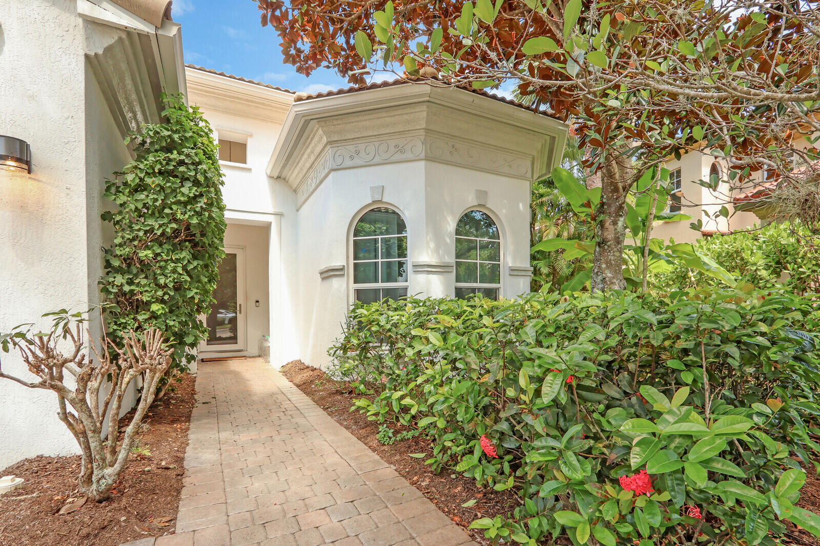 1726 Nature Court Property Photo 4