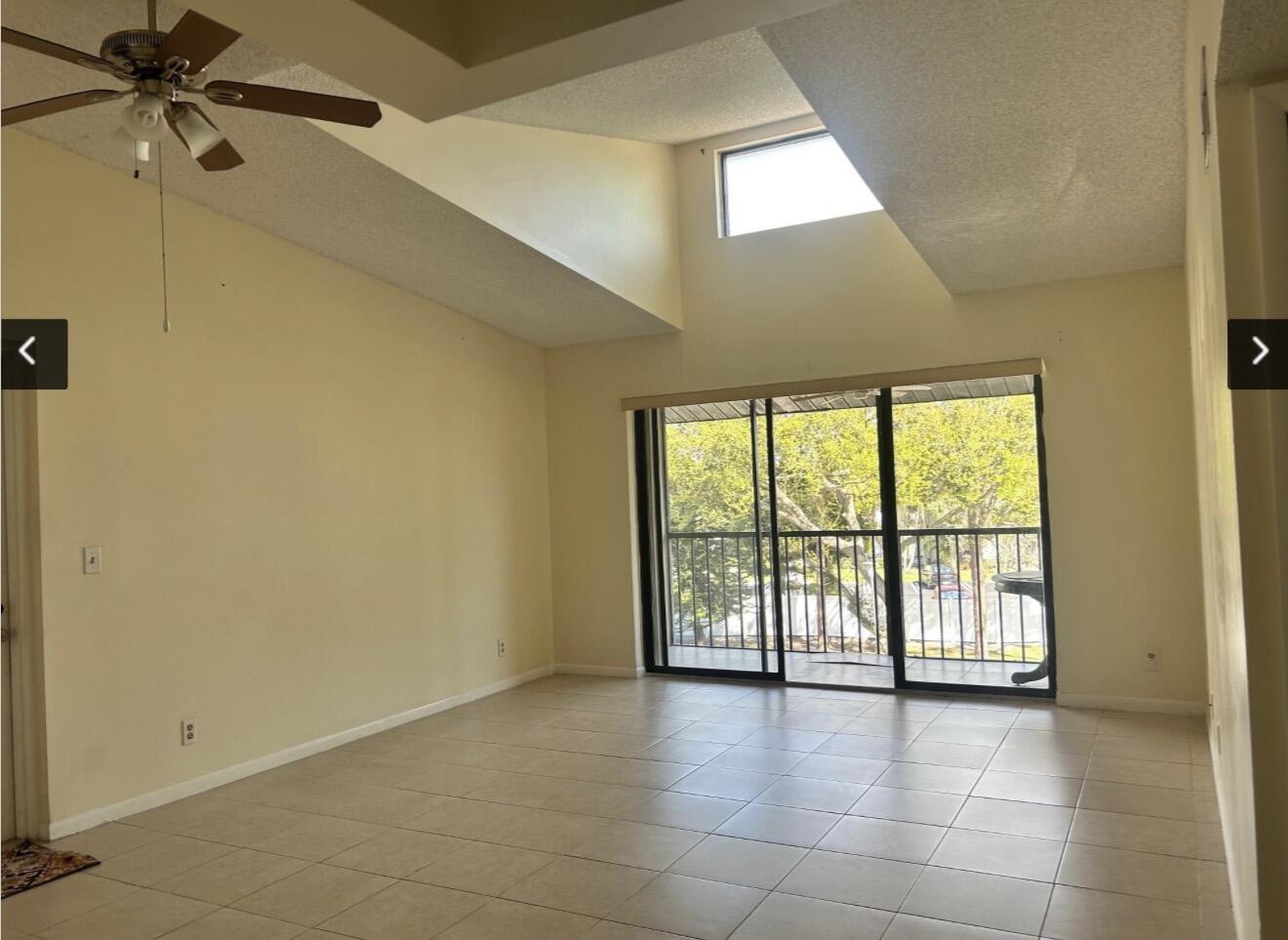 712 Sunny Pine Way E3 Property Photo 2