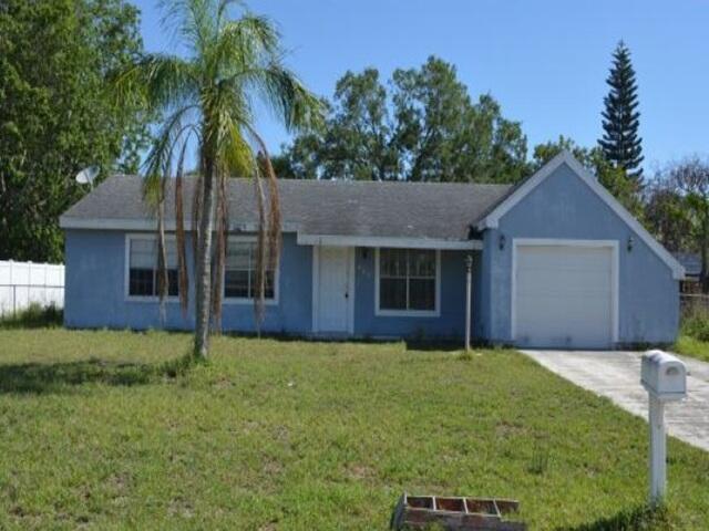 649 SW Everett Court
