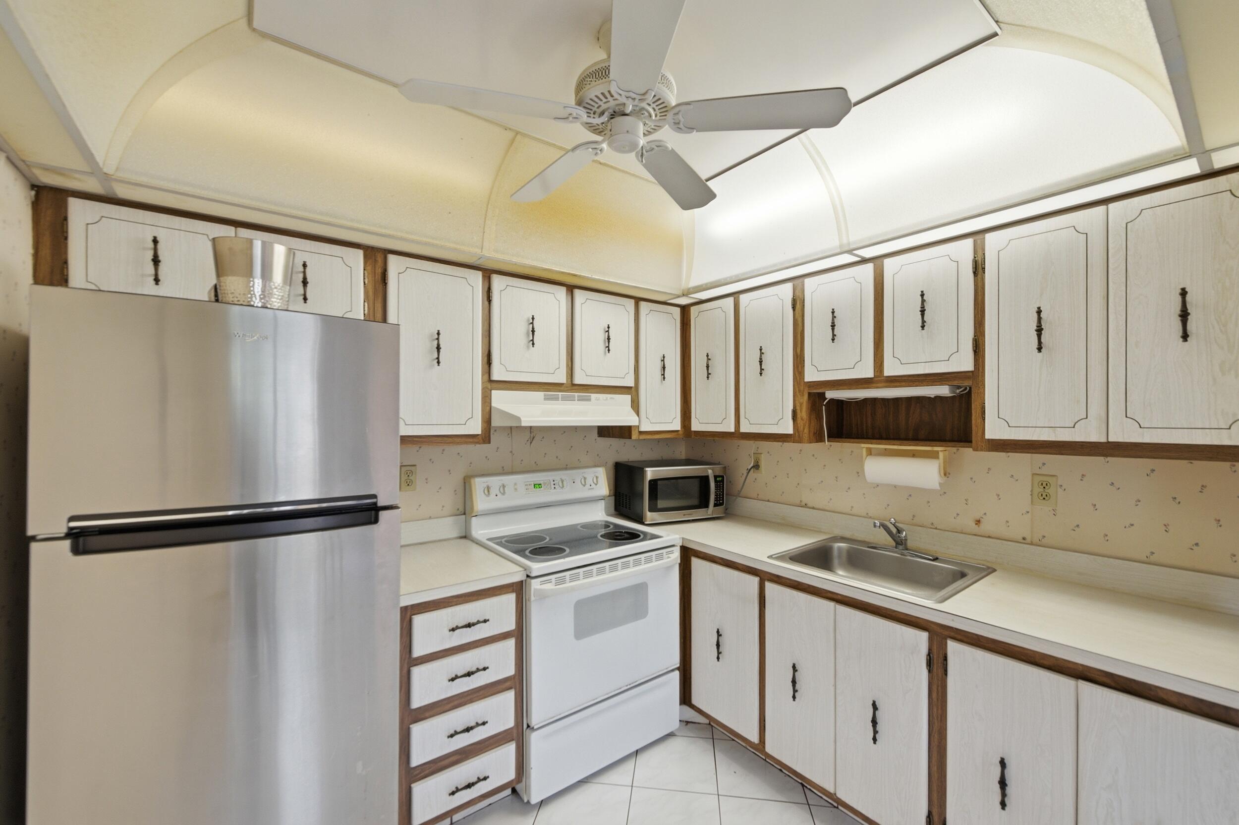 519 Burgundy K Property Photo 13