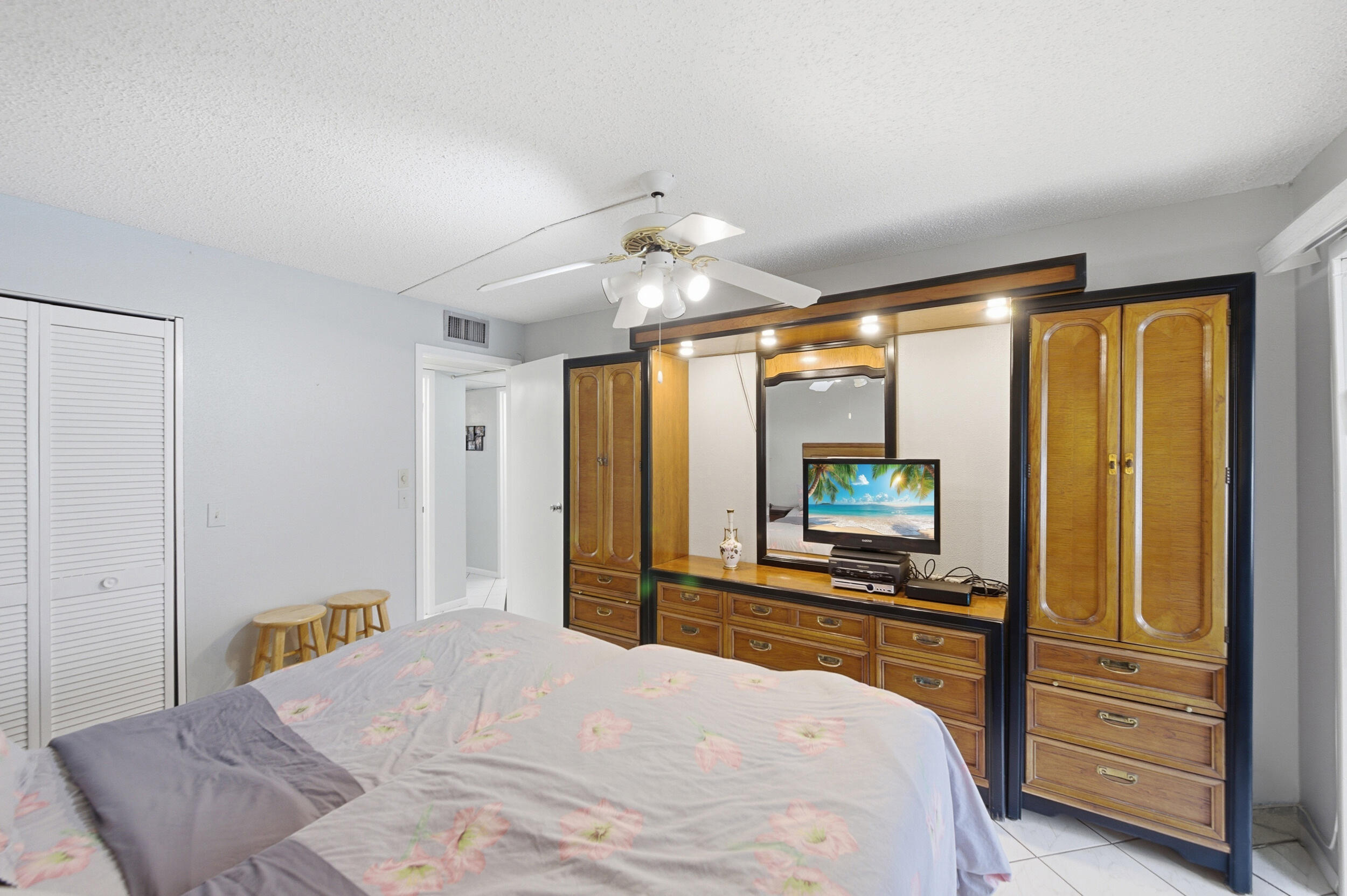 52 Saxony B Property Photo 17