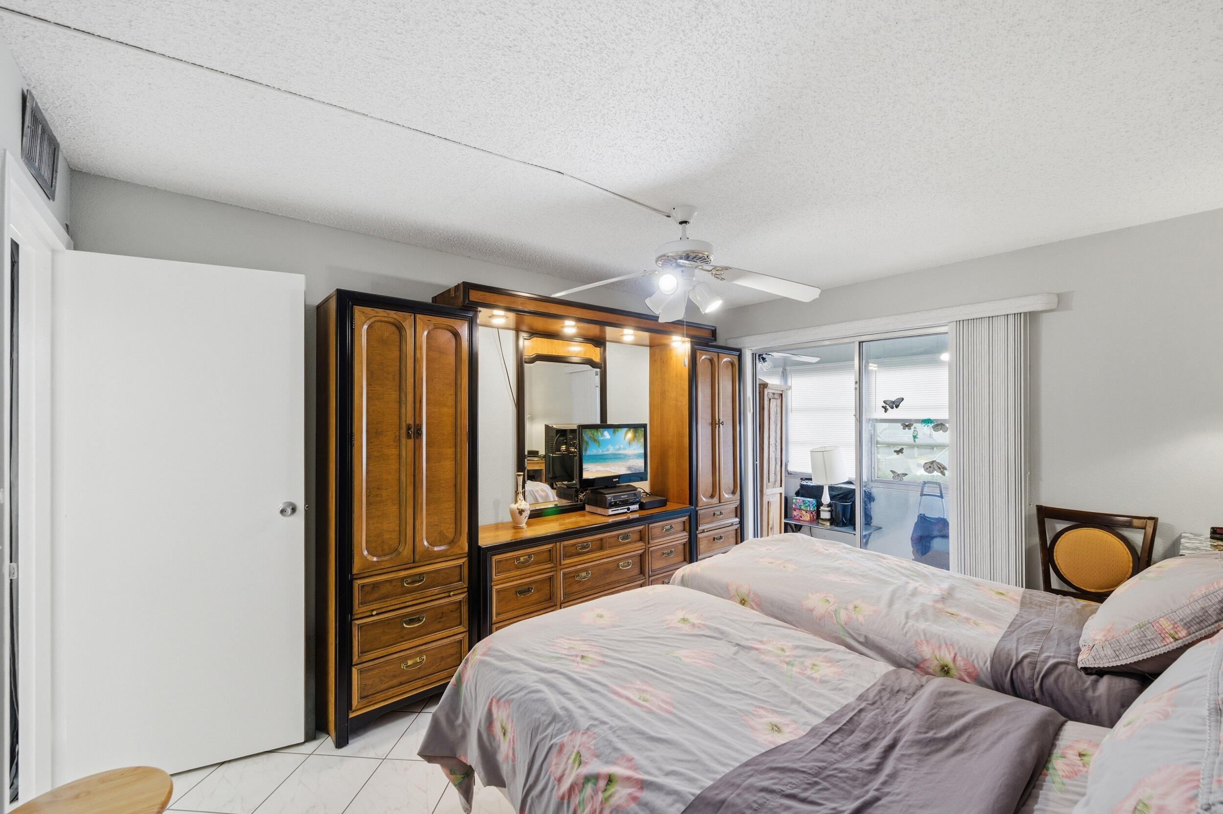 52 Saxony B Property Photo 18