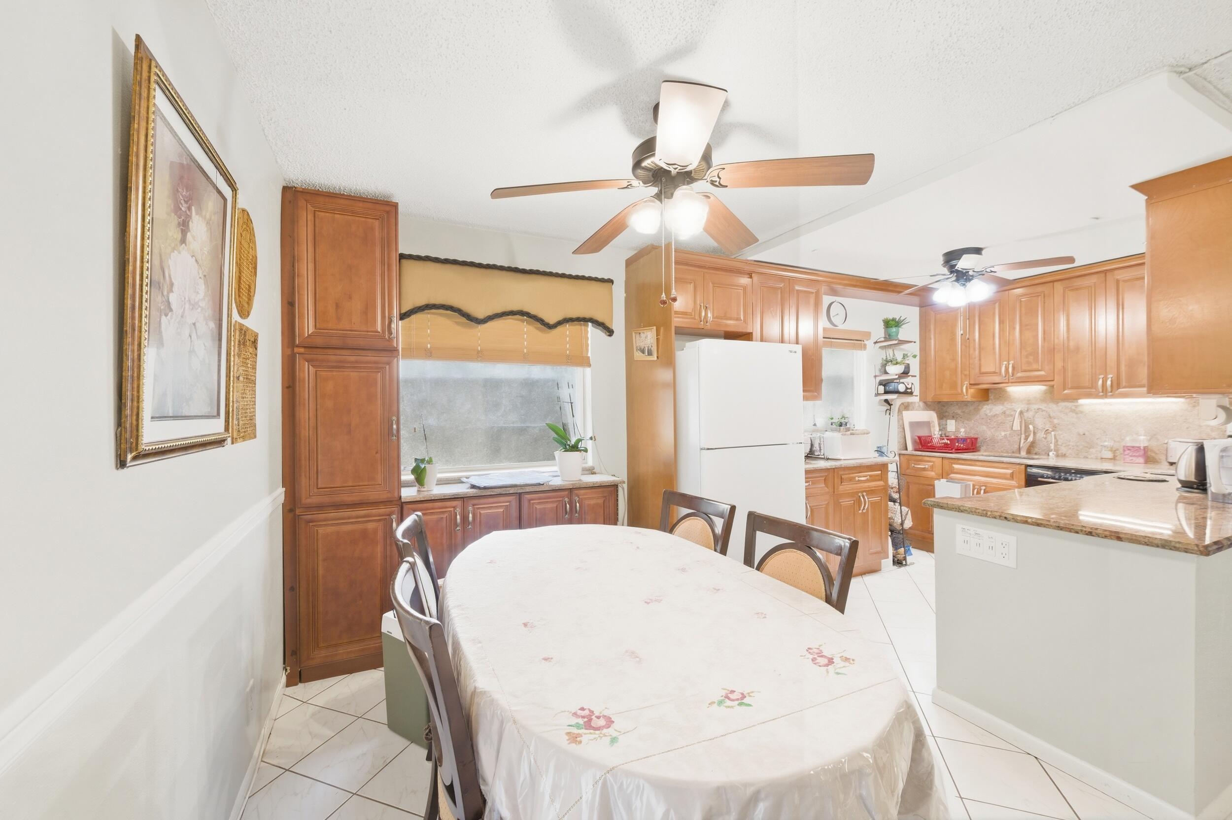 52 Saxony B Property Photo 48