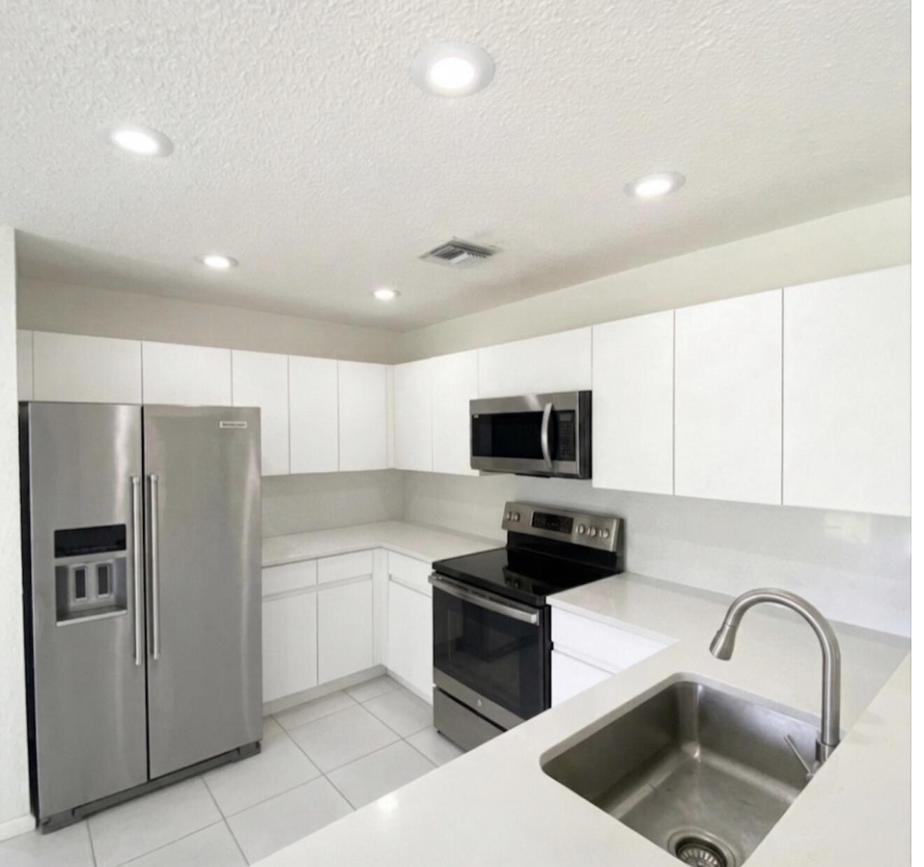 10533 Mendocino Lane Property Photo 4