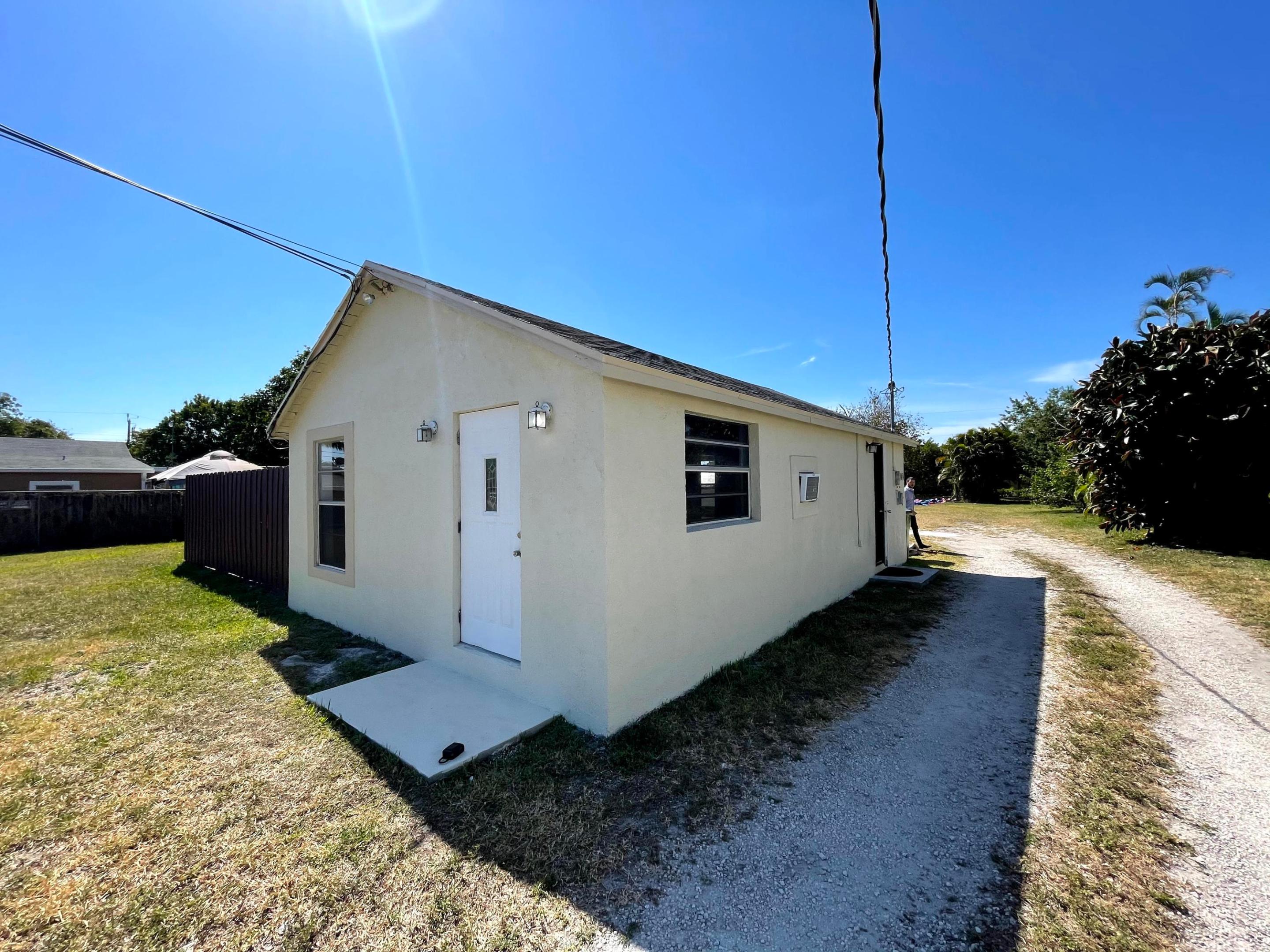 3901 Lakewood Road A Property Photo 1