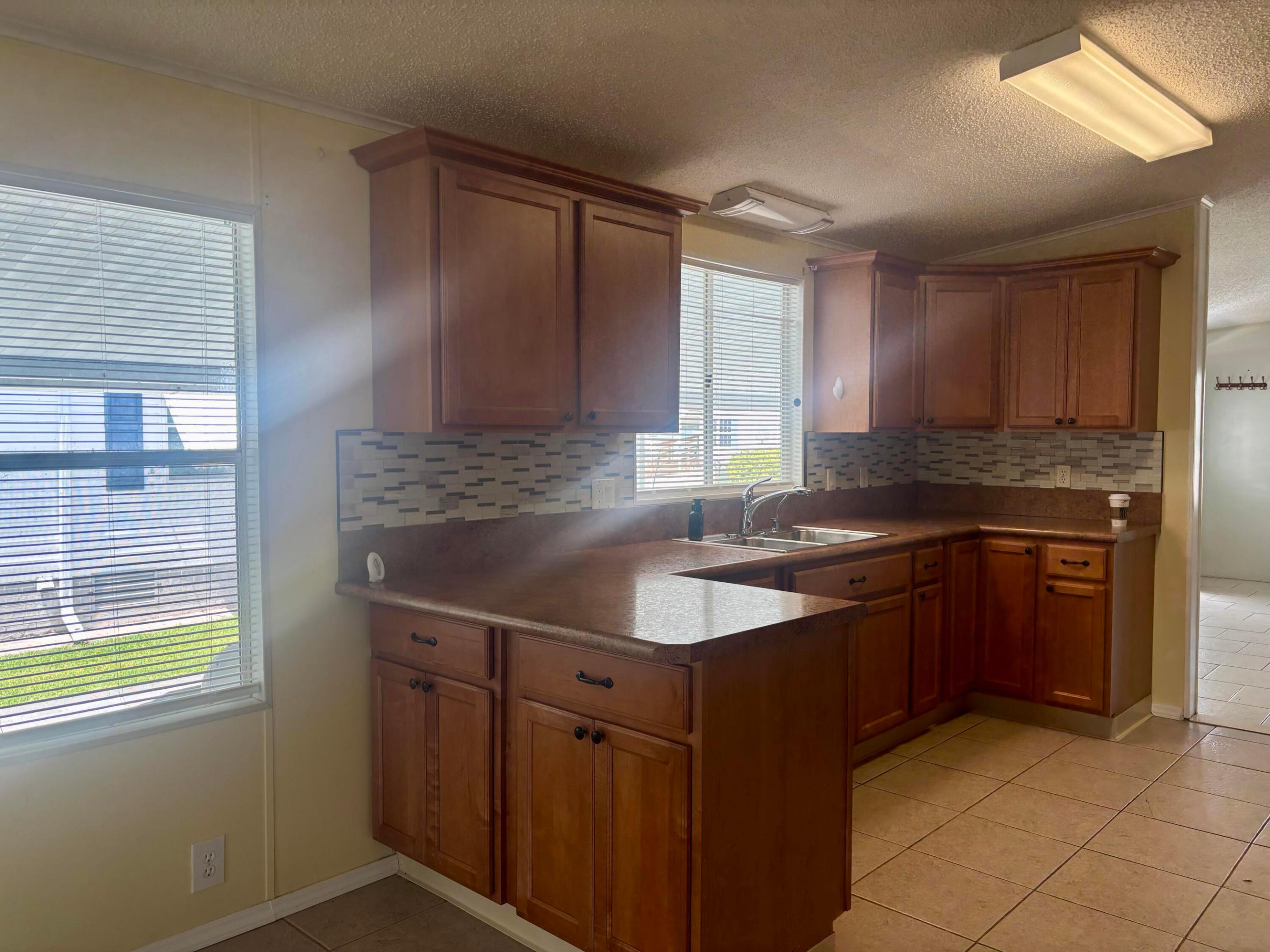 1586 Sw 35th Circle Property Photo 3